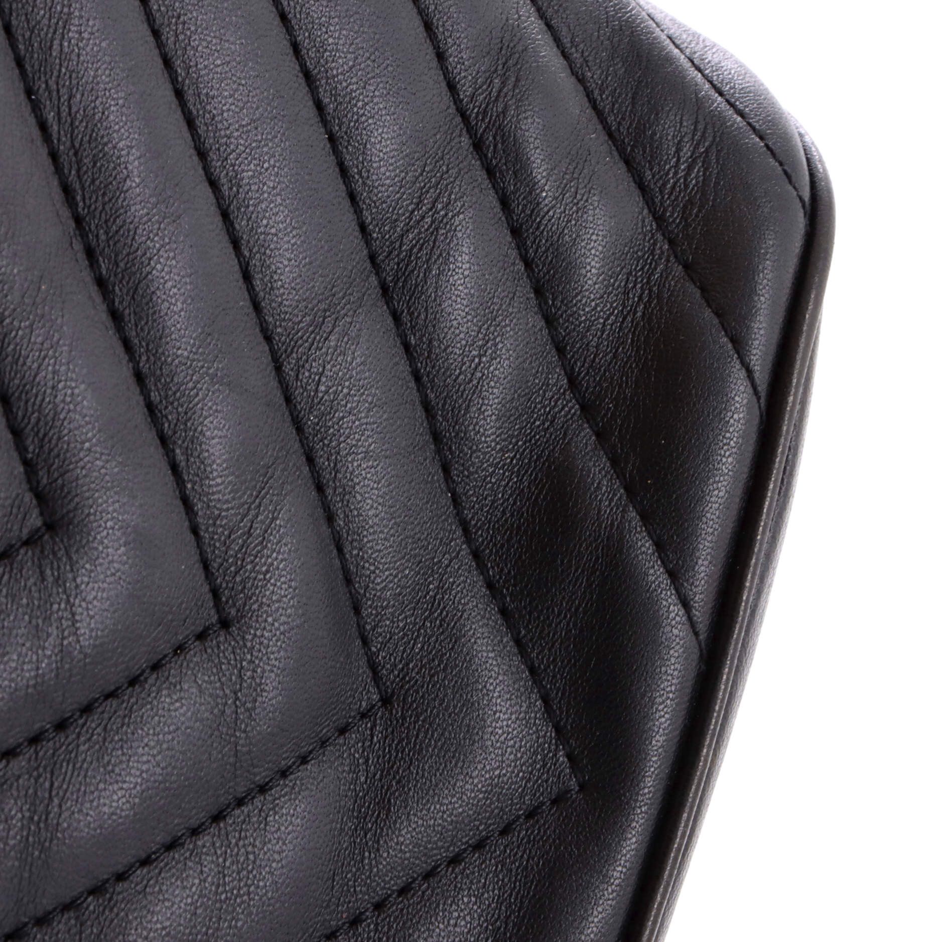 Chanel Handle with Chic Bucket Bag Chevron Lambskin Size ONE SIZE - 6 Thumbnail