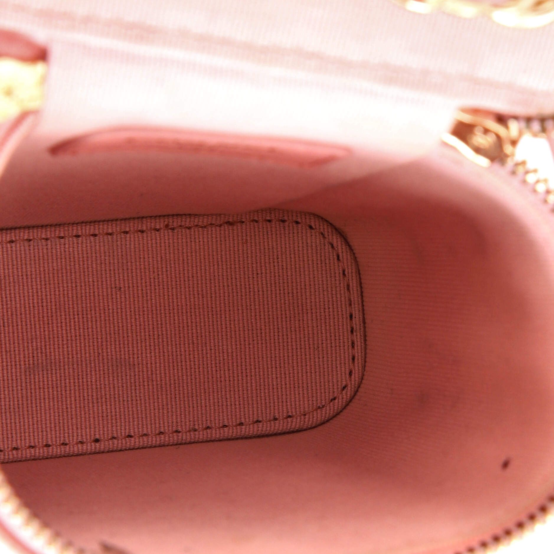 Chanel Vertical Classic Vanity Case with Chain Quilted Caviar Small Size ONE SIZE - 3 Thumbnail