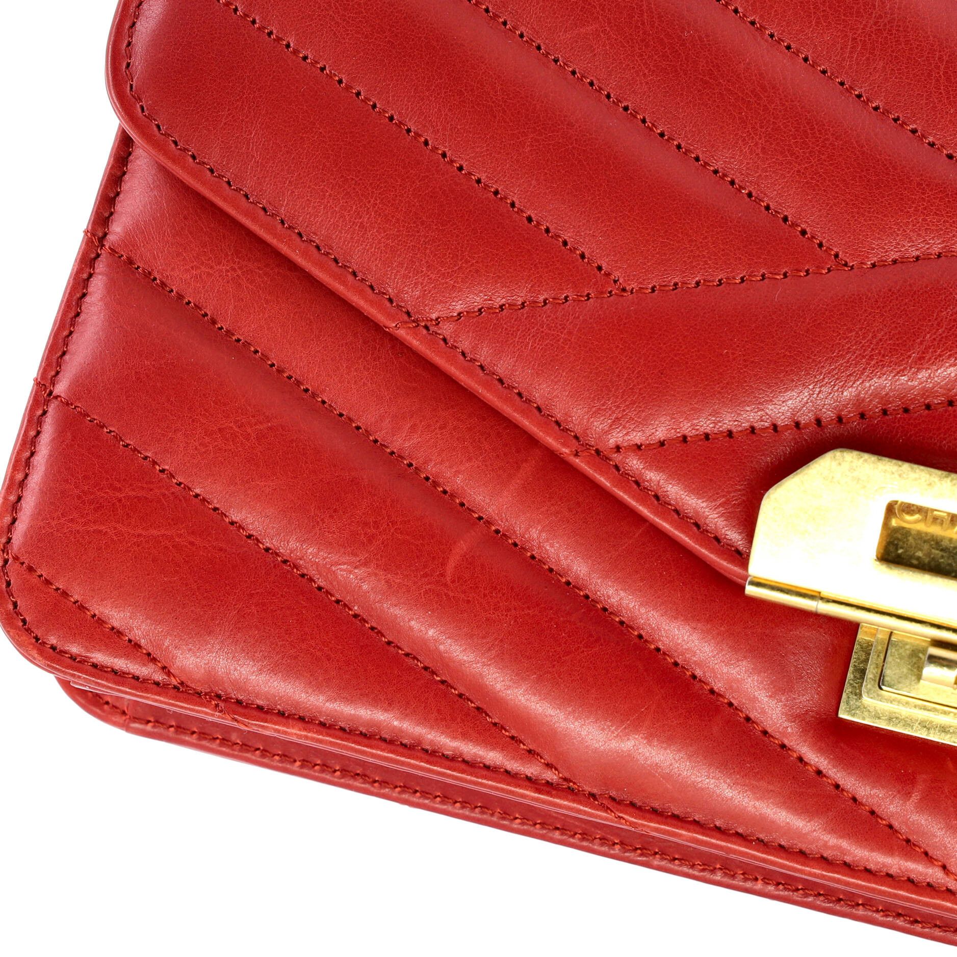 Chanel Gabrielle Flap Bag Chevron Leather Medium Size ONE SIZE - 7 Thumbnail