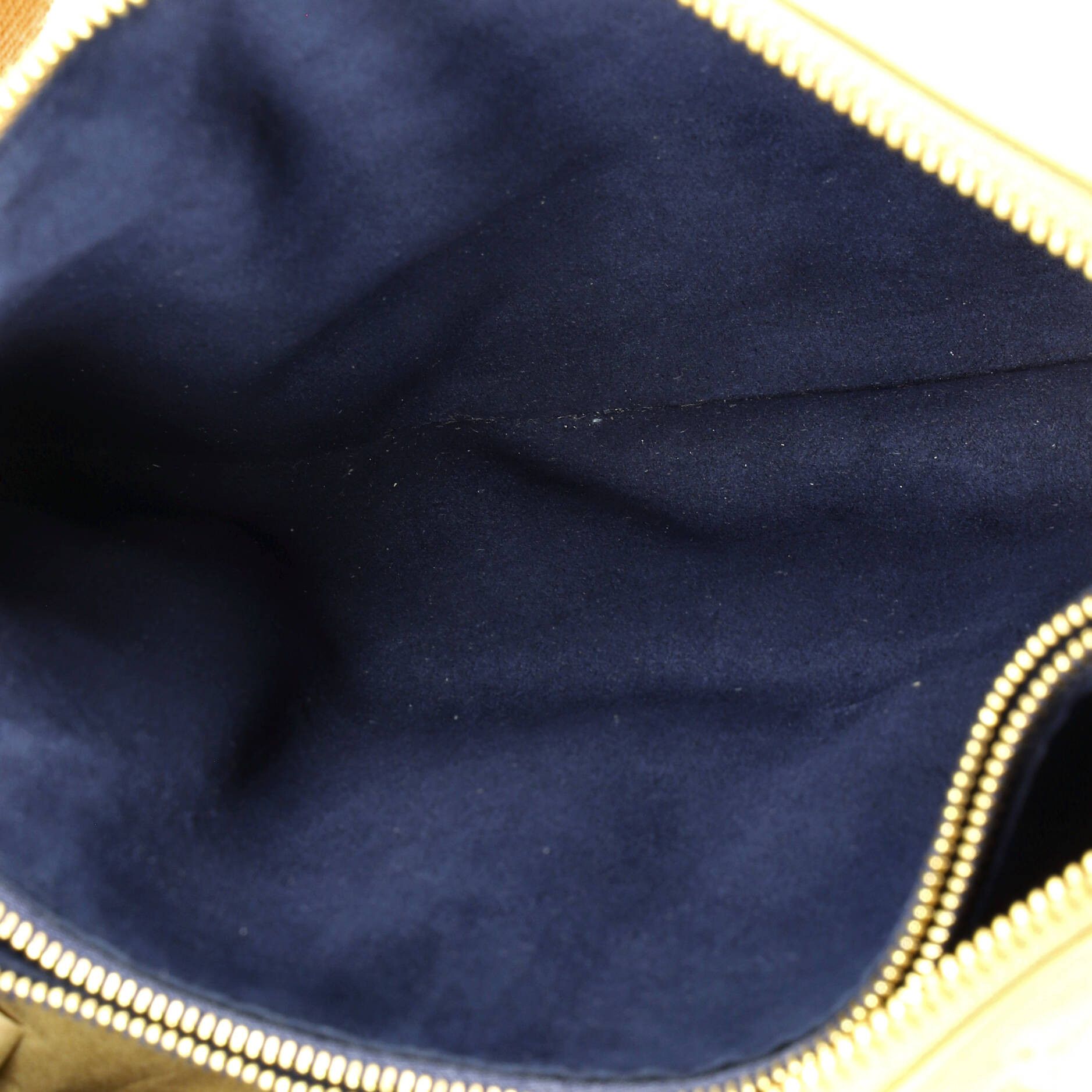 Louis Vuitton Coussin Bag Monogram Embossed Lambskin PM Size ONE SIZE - 4 Thumbnail
