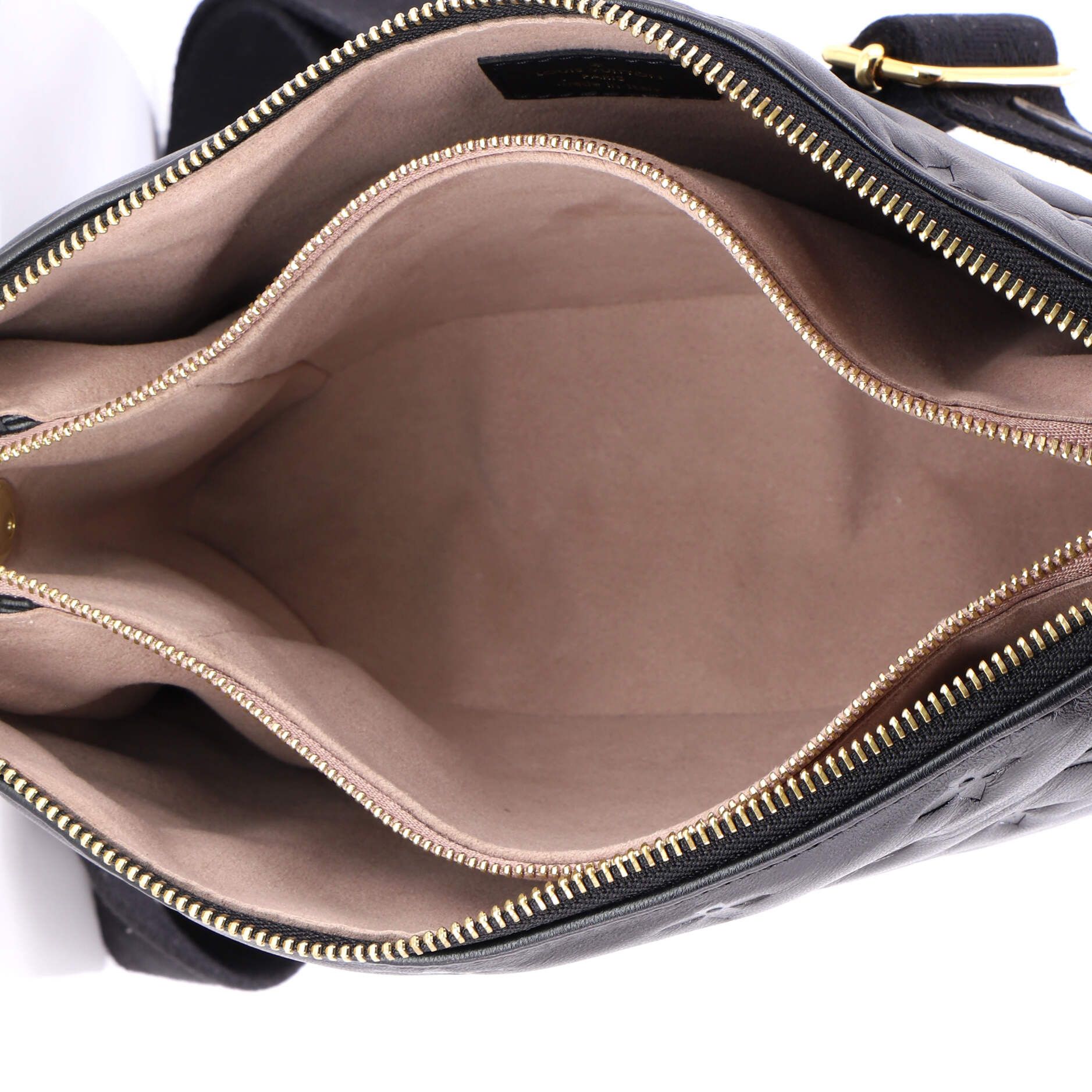 Louis Vuitton Coussin Bag Monogram Embossed Lambskin PM Size ONE SIZE - 4 Thumbnail