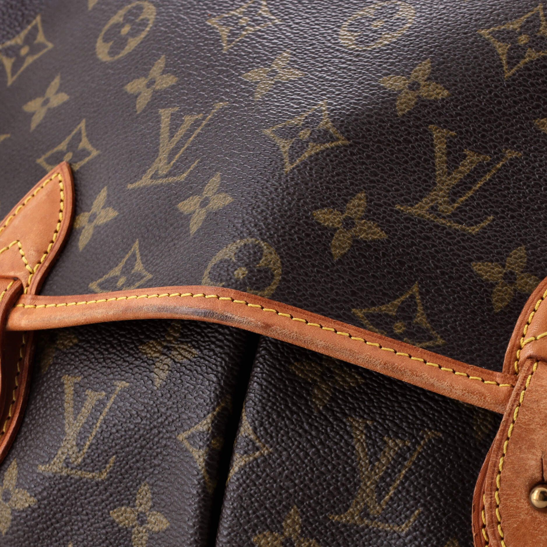 Louis Vuitton Sac Gibeciere Messenger Bag Monogram Canvas MM Size ONE SIZE - 6 Thumbnail