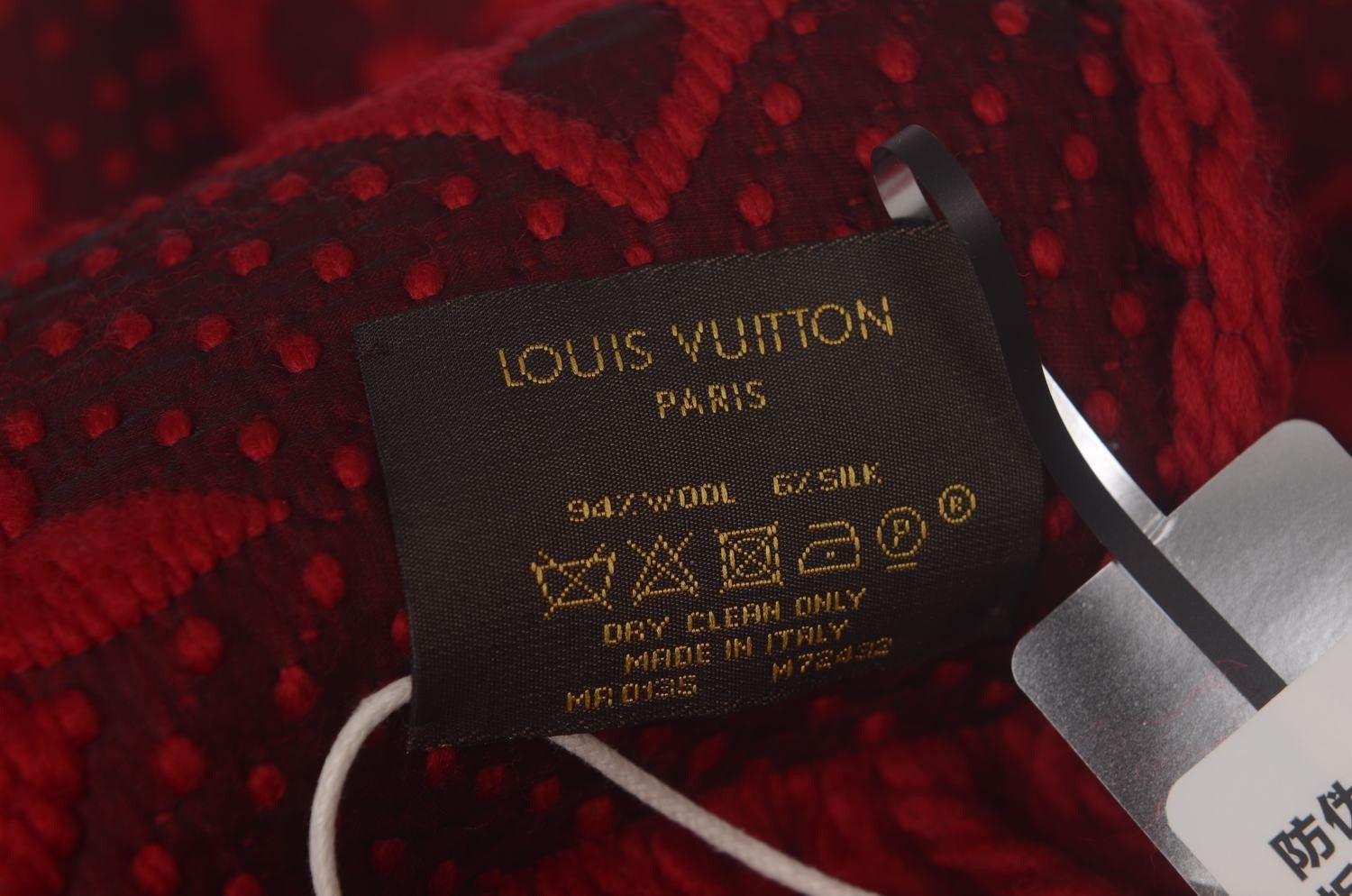 Louis Vuitton Louis Vuitton Red Wool-Silk Monogram Scarf Size ONE SIZE - 5 Thumbnail