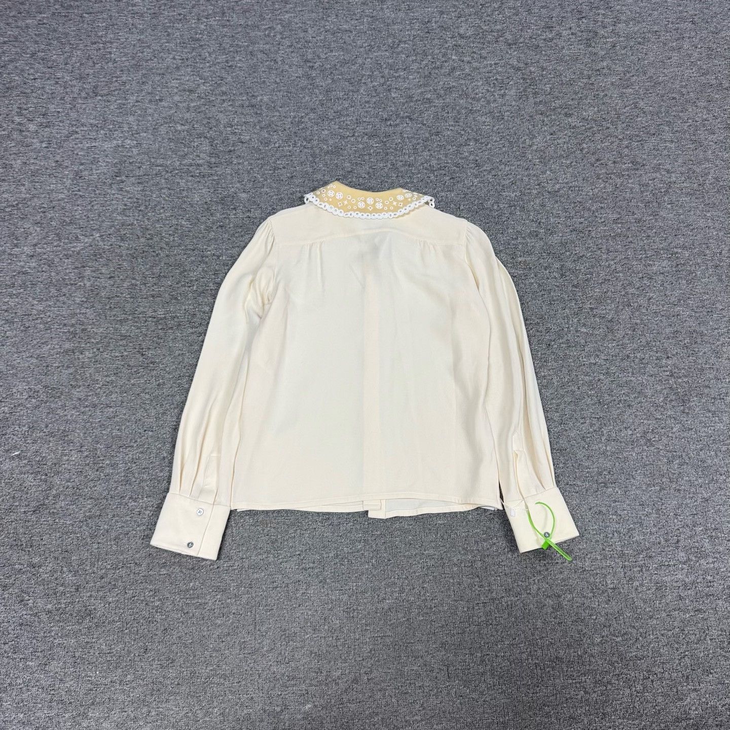 Louis Vuitton Louis Vuitton Doll Collar Silk Blouse Size XXS / US 00 / IT 34 - 7 Thumbnail