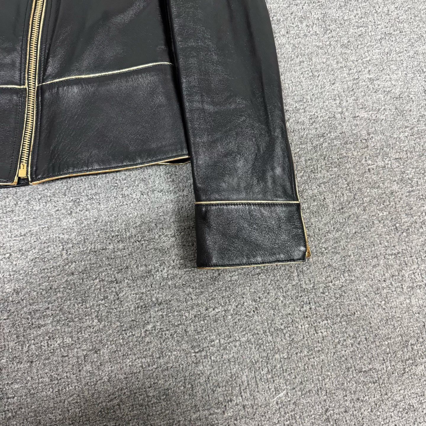 Versace Versace Showpiece Rivet Leather Jacket Size US XXS / EU 40 - 4 Thumbnail