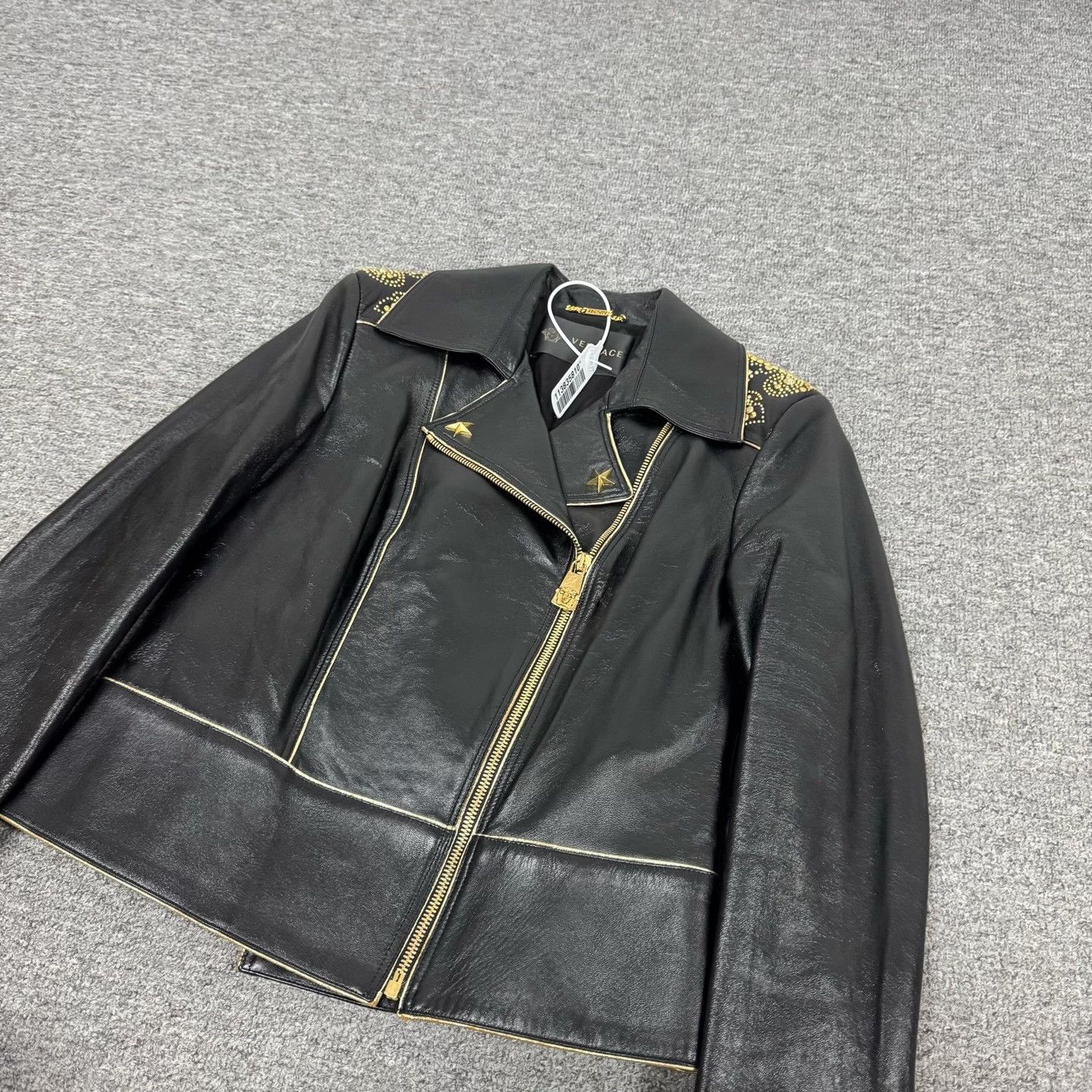 Versace Versace Showpiece Rivet Leather Jacket Size US XXS / EU 40 - 3 Thumbnail