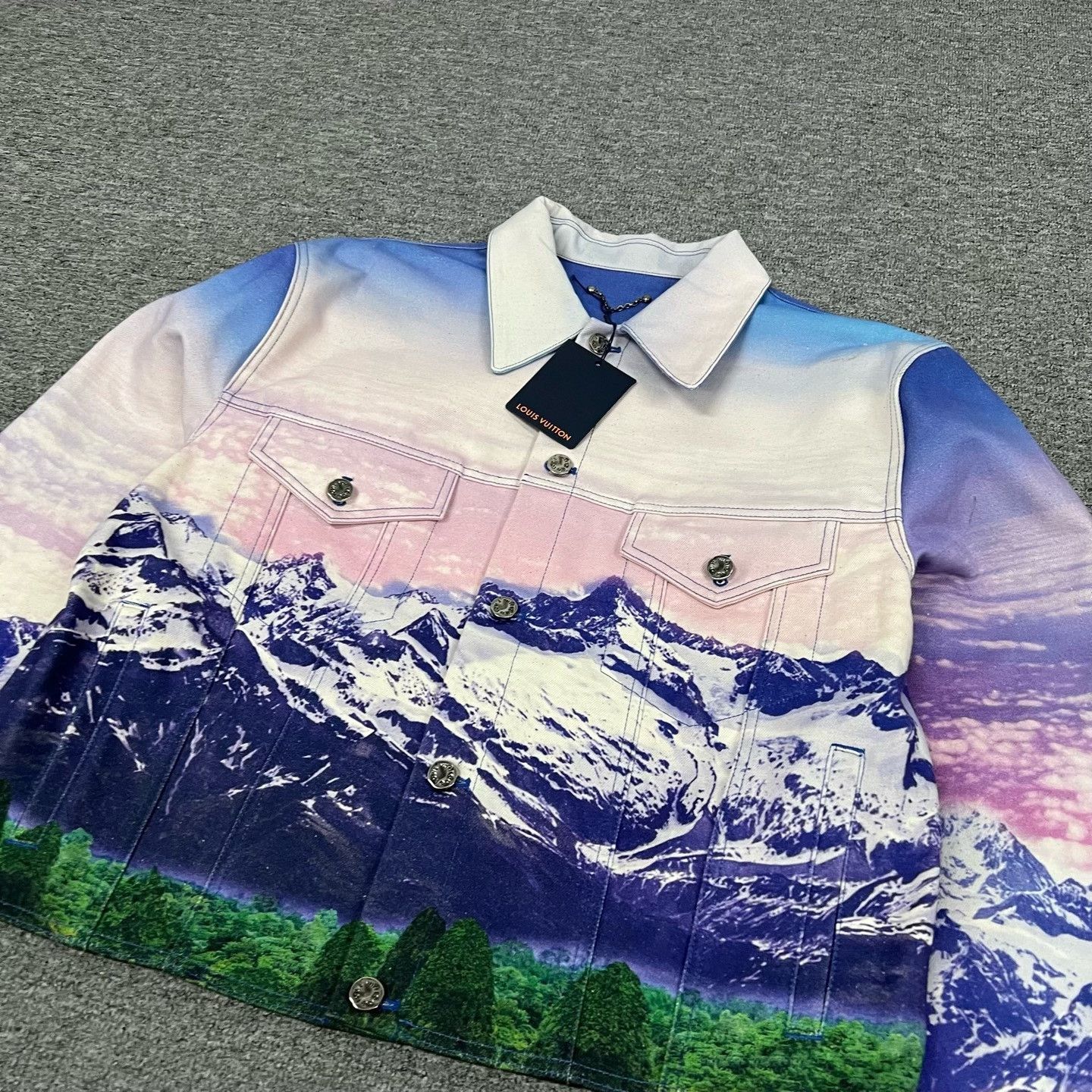 Louis Vuitton Louis Vuitton Snow Mountain Print Denim Jacket Size US L / EU 52-54 / 3 - 6 Thumbnail