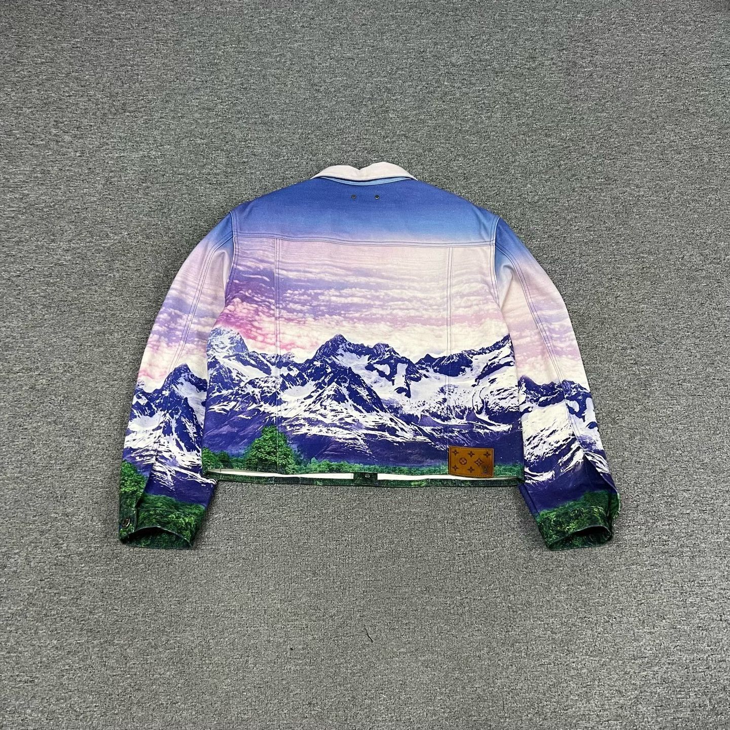 Louis Vuitton Louis Vuitton Snow Mountain Print Denim Jacket Size US L / EU 52-54 / 3 - 2 Thumbnail