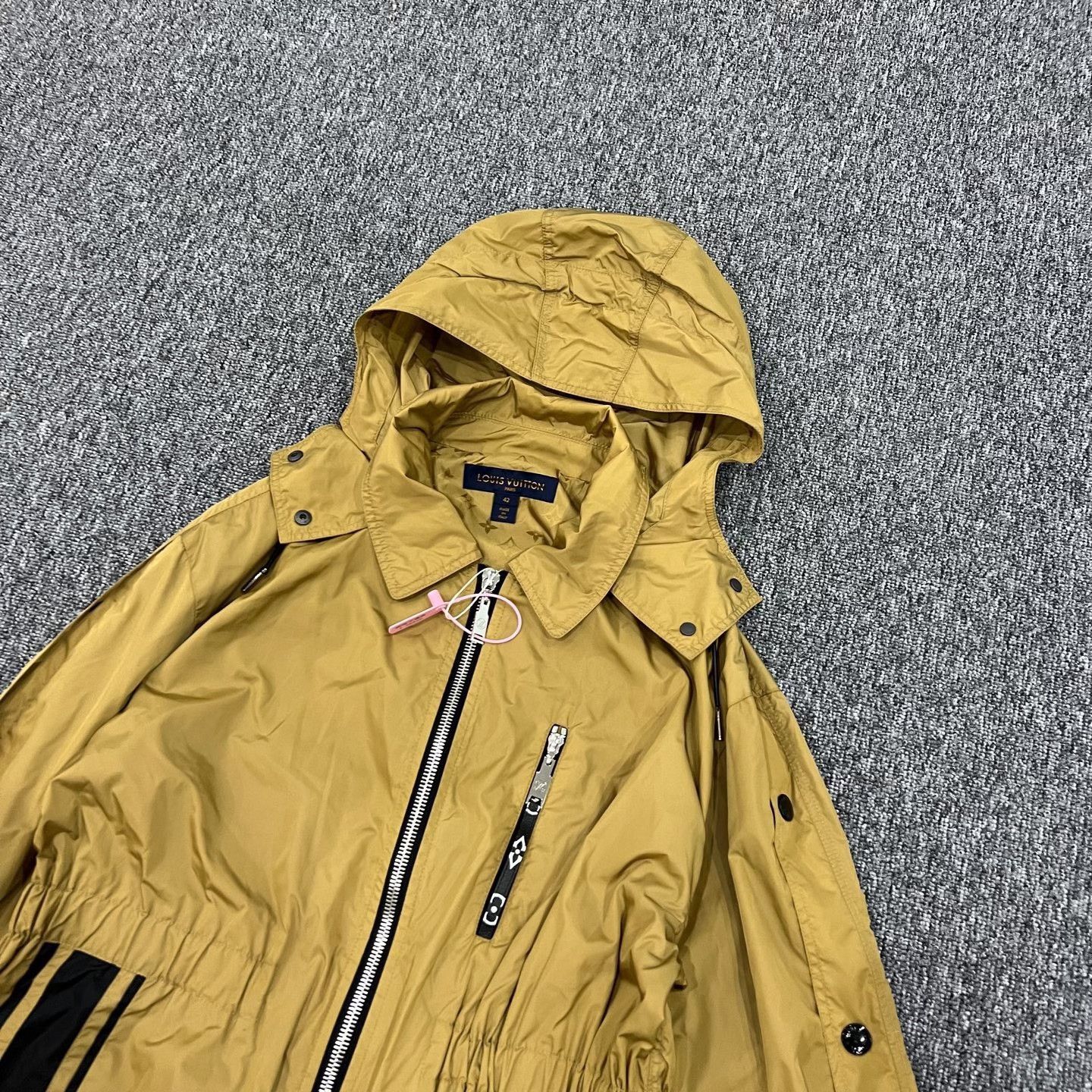 Louis Vuitton Louis Vuitton Women's Monogram Windbreaker Jacket Size M / US 6-8 / IT 42-44 - 3 Thumbnail
