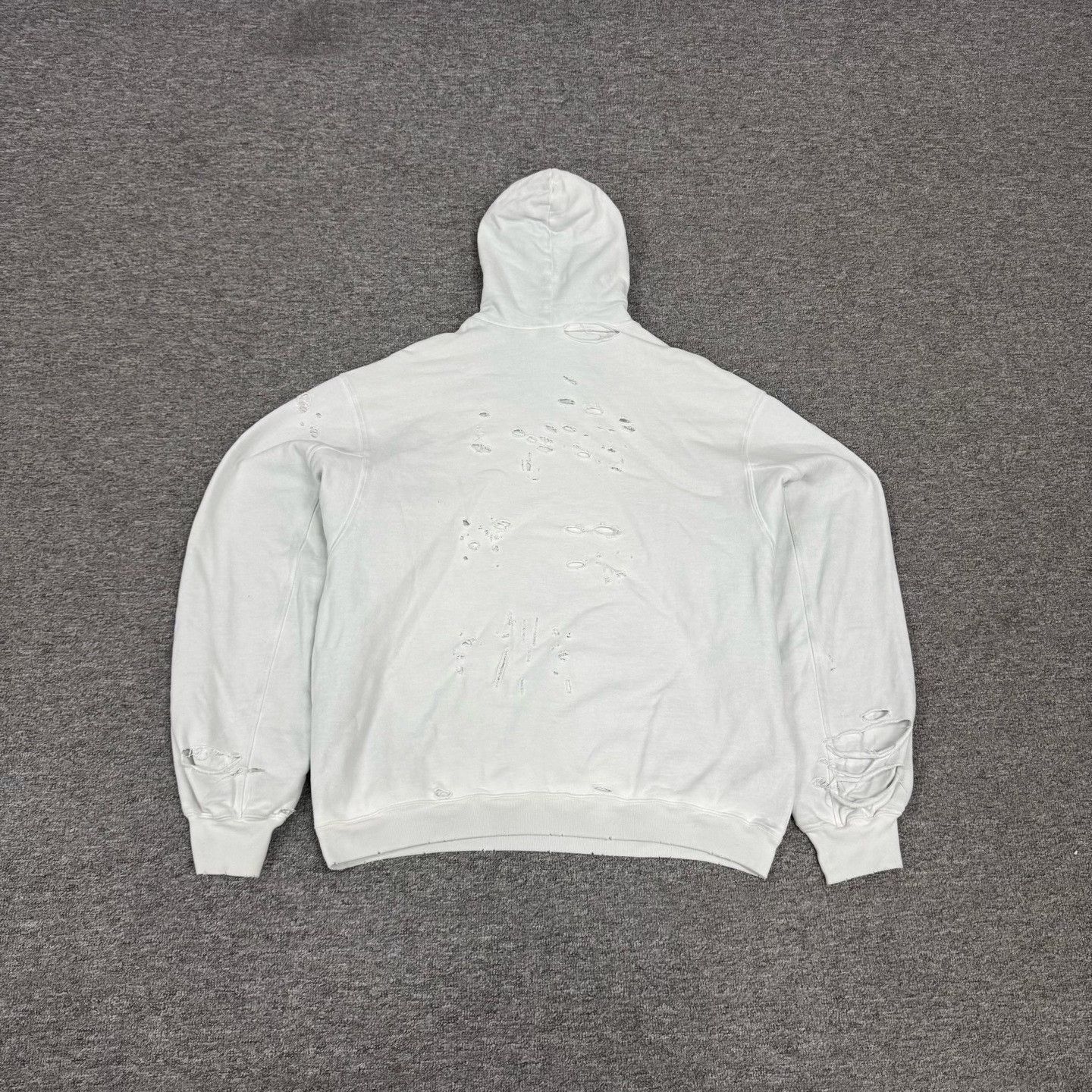 Balenciaga Balenciaga Distressed Fleece Sweatshirt XXS Size US XXS / EU 40 - 2 Thumbnail