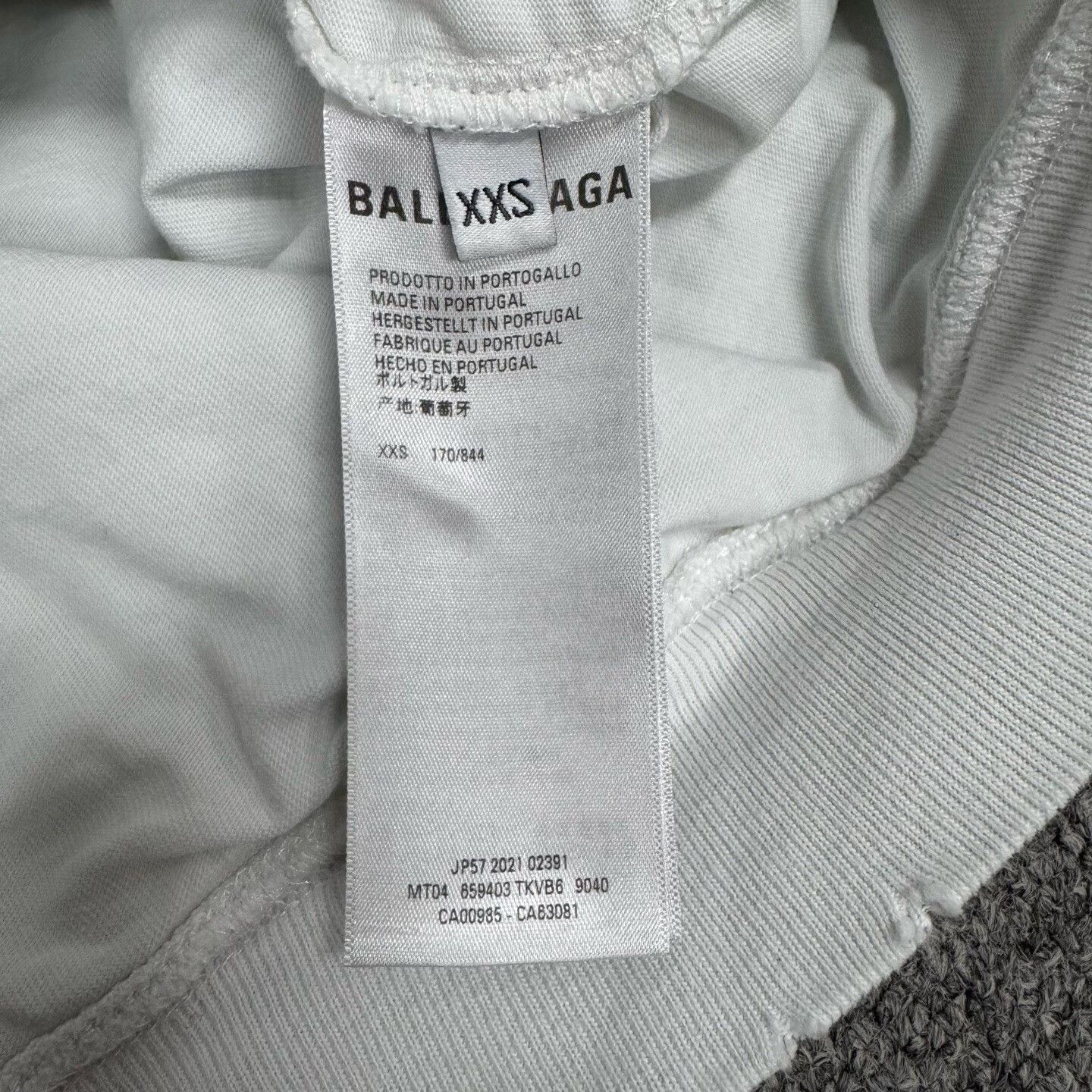Balenciaga Balenciaga Distressed Fleece Sweatshirt XXS Size US XXS / EU 40 - 7 Thumbnail