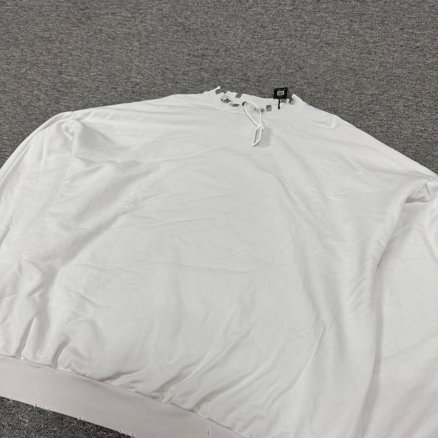 Balenciaga Balenciaga Rivet Ring Crewneck Sweatshirt Size 2 Size M / US 6-8 / IT 42-44 - 4 Thumbnail