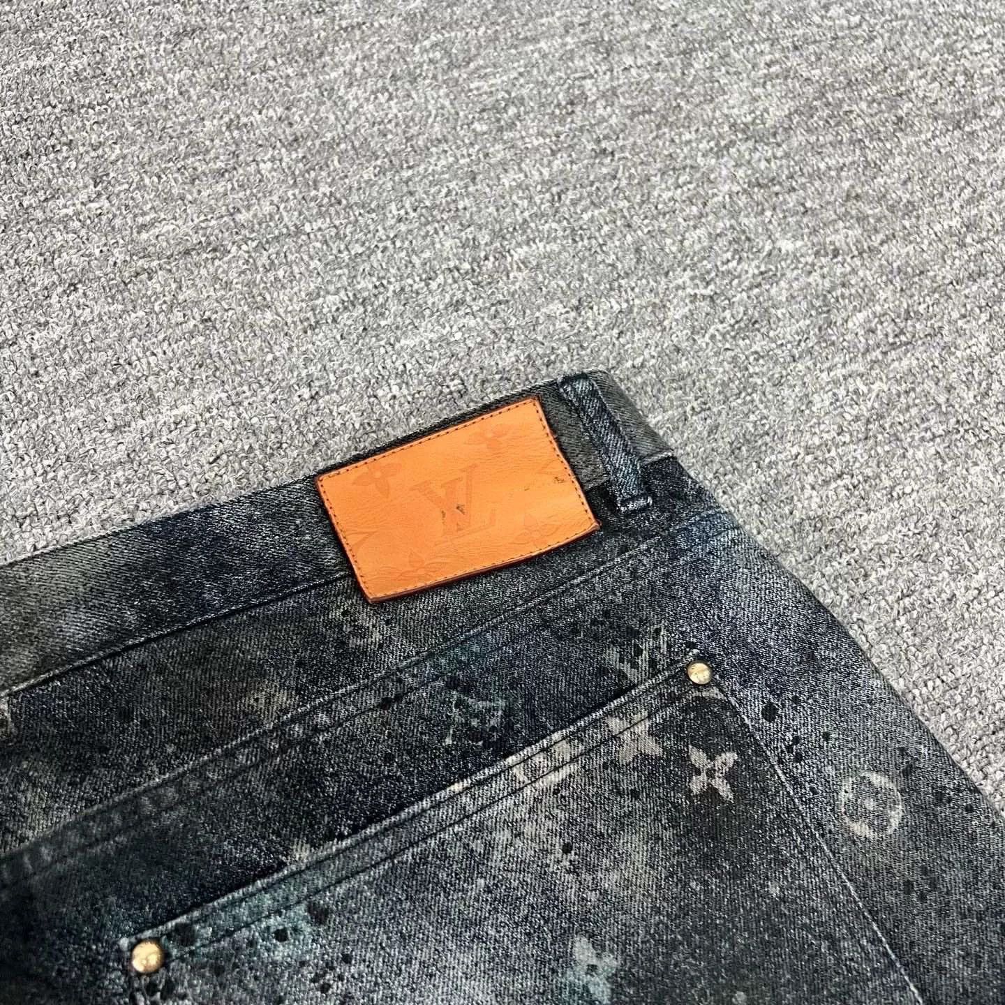 Louis Vuitton Louis Vuitton Tie-Dye Starry Sky Jeans Size US 27 - 5 Thumbnail
