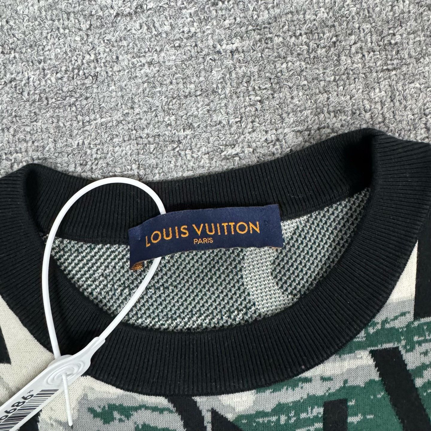 Louis Vuitton Louis Vuitton Logo Knit Crewneck Sweater M Size US M / EU 48-50 / 2 - 3 Thumbnail