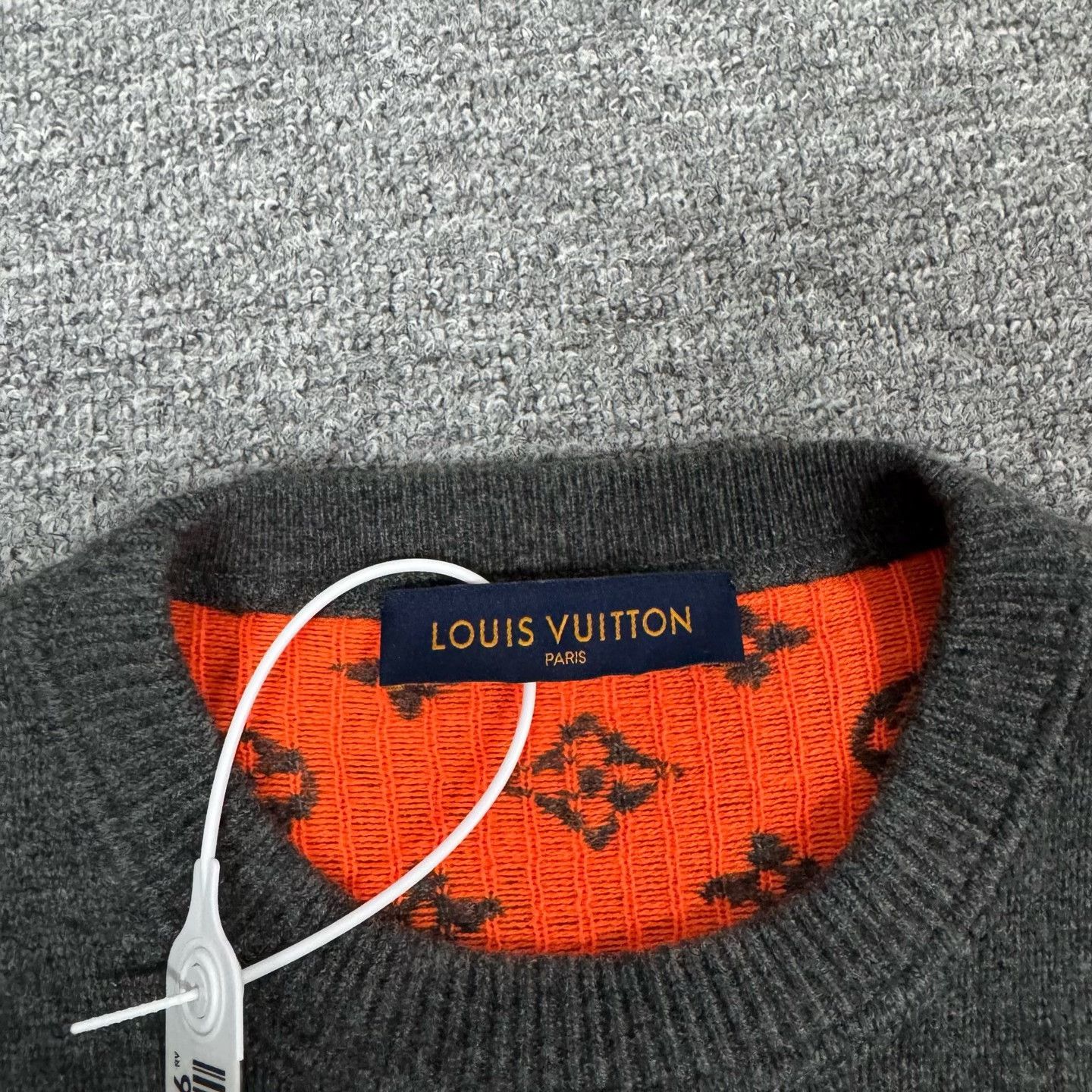 Louis Vuitton Louis Vuitton Cashmere Monogram Pullover Sweater Size US XL / EU 56 / 4 - 7 Thumbnail