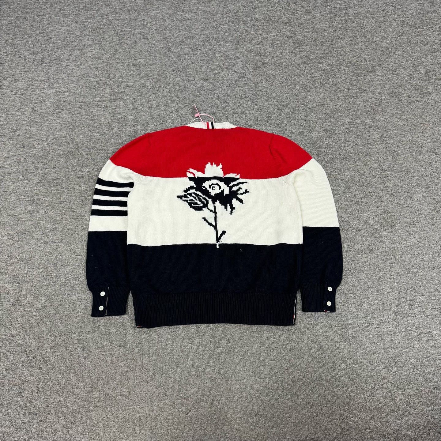 Thom Browne Thom Browne TB 4-Stripe V-Neck Knit Pullover Size US XS / EU 42 / 0 - 2 Thumbnail
