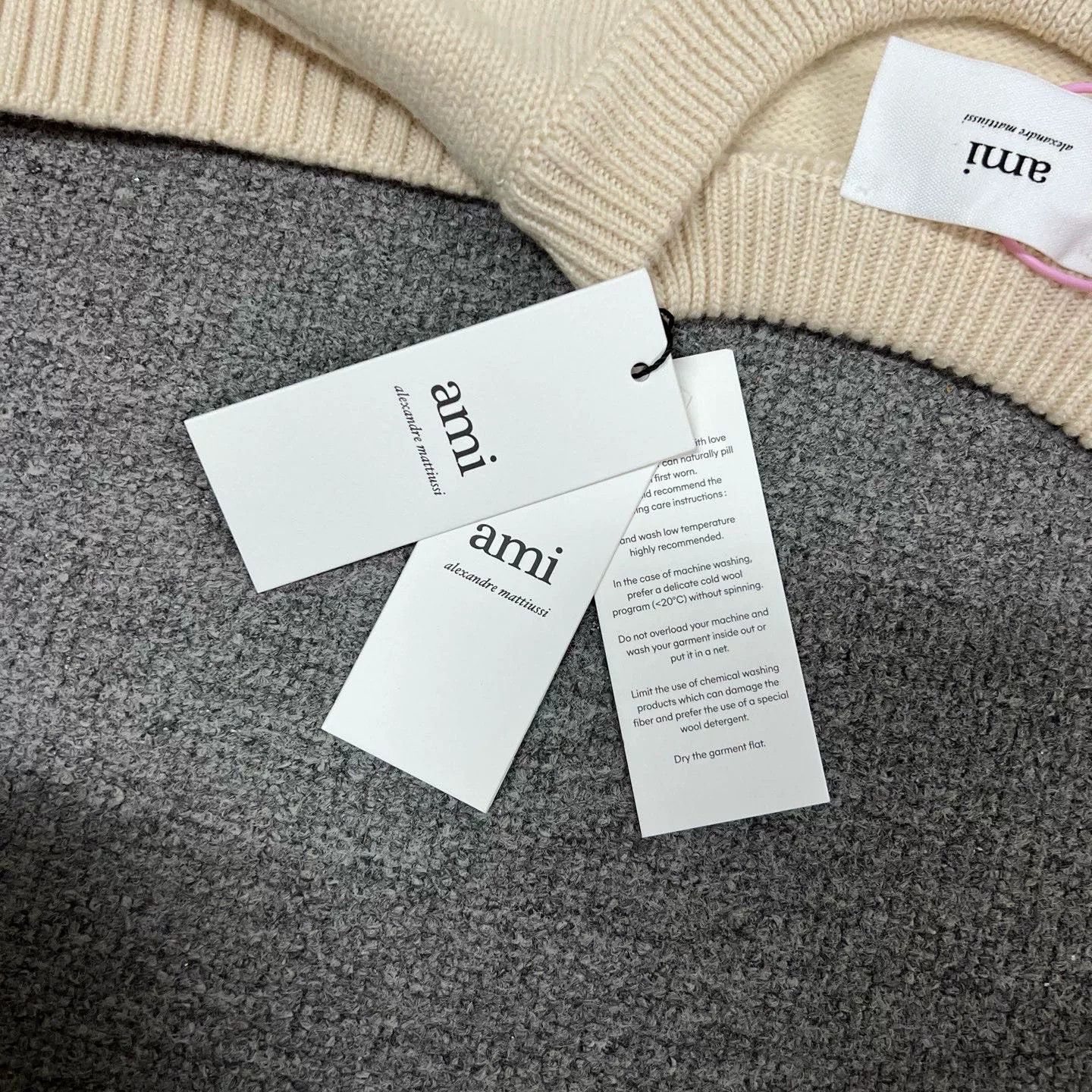 AMI Authentic AMI Heart Logo Wool Sweater Size US M / EU 48-50 / 2 - 9 Thumbnail