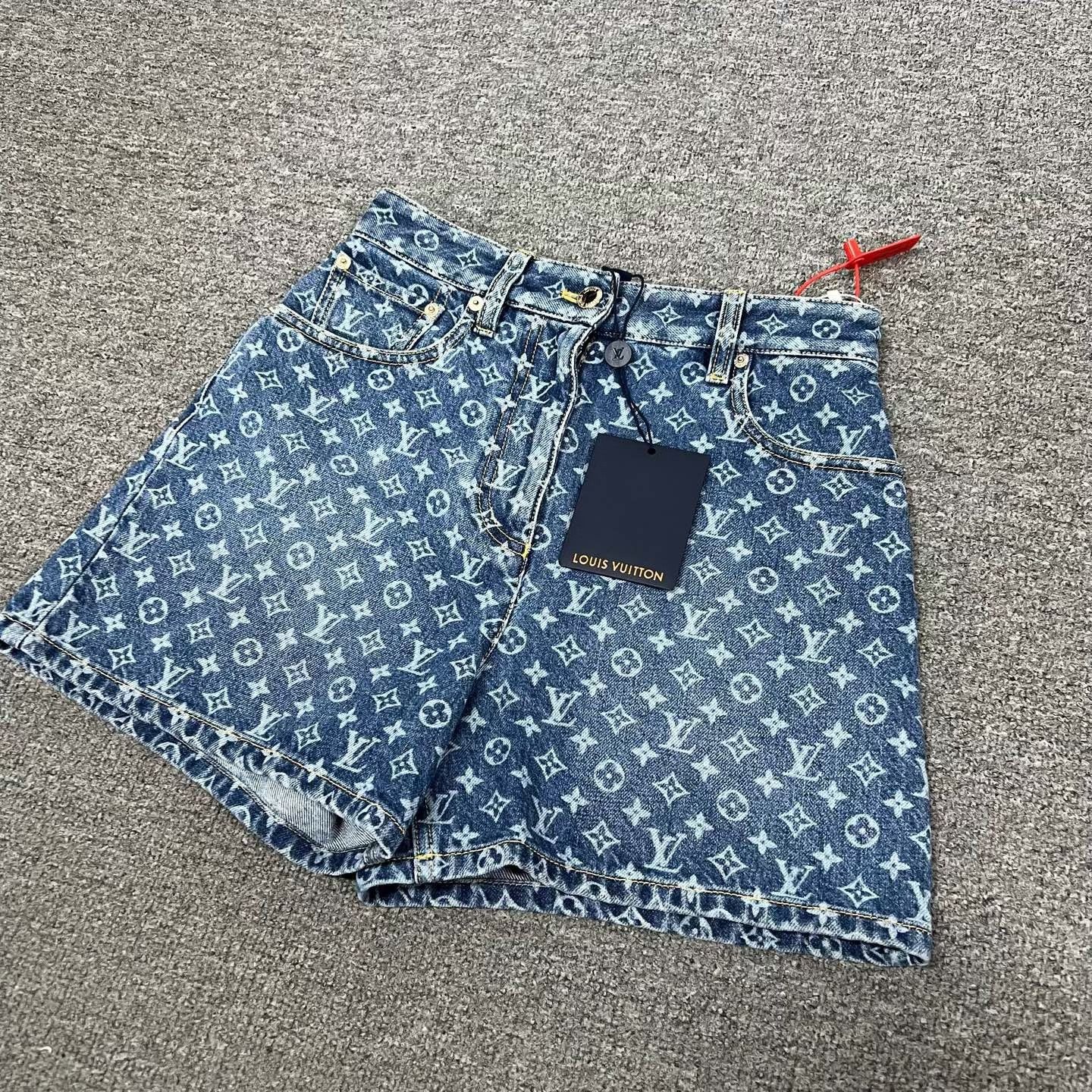 Louis Vuitton Louis Vuitton 25SS Monogram Denim Shorts Size 34" / US 12 / IT 48 - 2 Thumbnail
