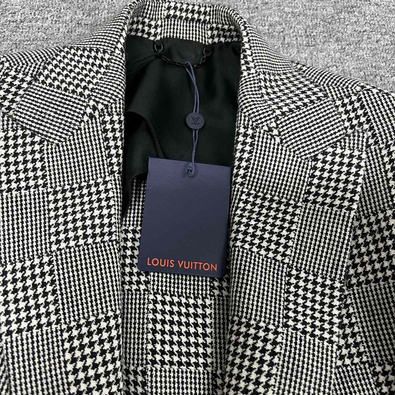 Louis Vuitton Louis Vuitton 24SS Pharrell Houndstooth Check Jacket Size US S / EU 44-46 / 1 - 6 Thumbnail
