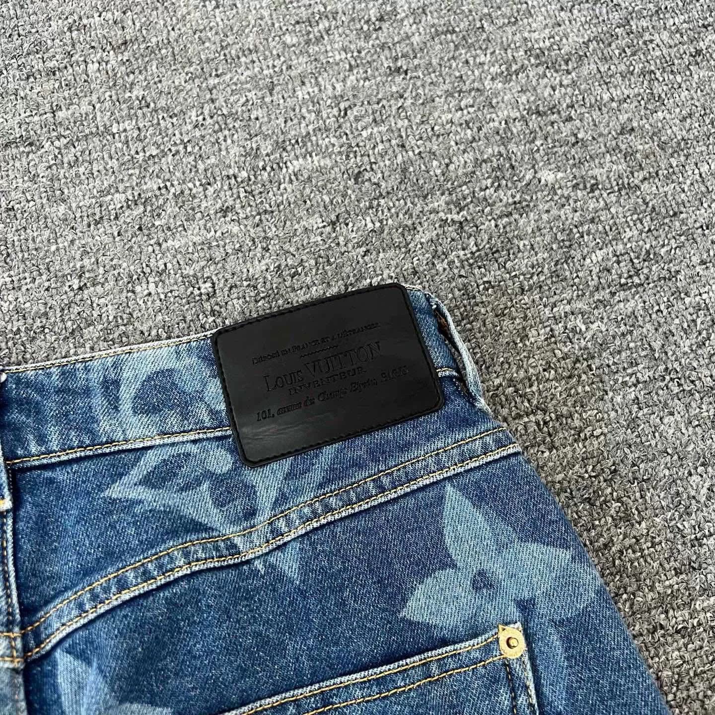 Louis Vuitton Louis Vuitton Monogram Straight Washed Jeans Size 34" / US 12 / IT 48 - 4 Thumbnail