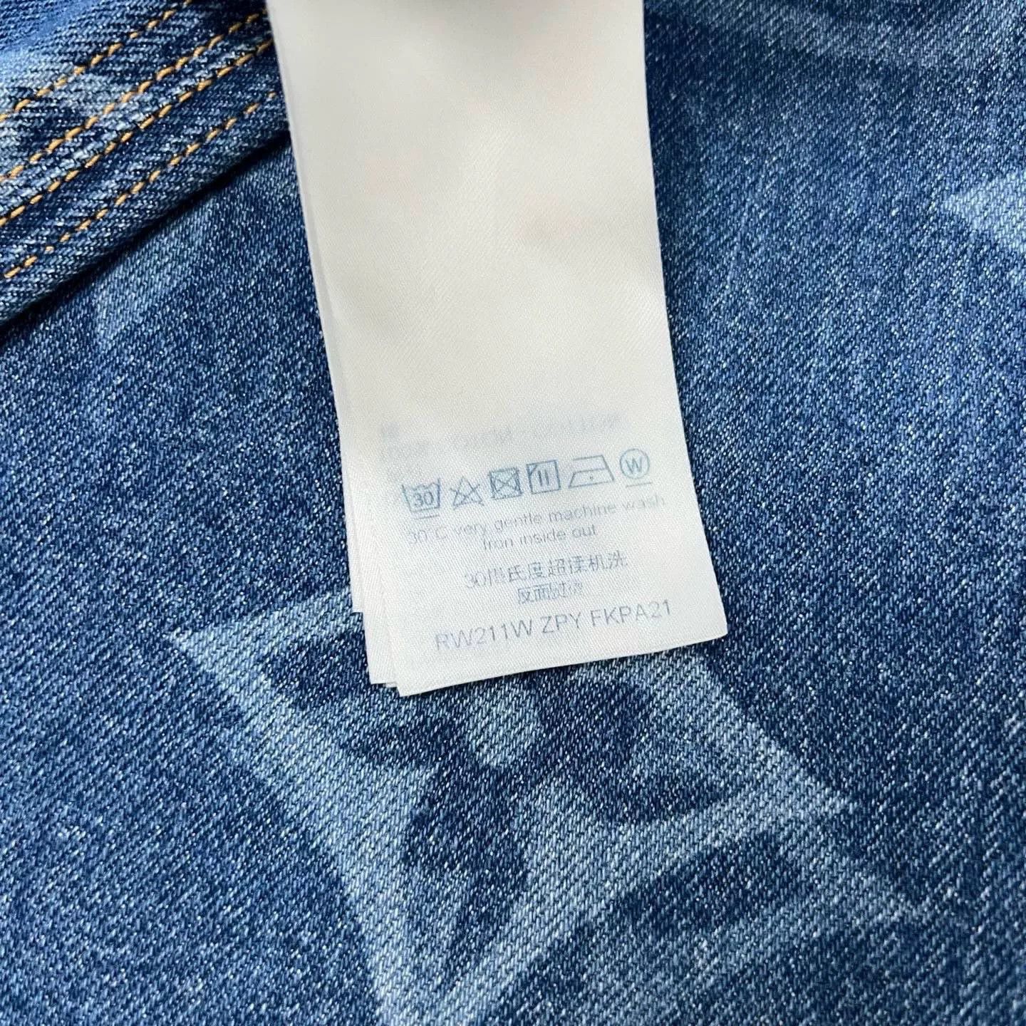 Louis Vuitton Louis Vuitton Monogram Straight Washed Jeans Size 34" / US 12 / IT 48 - 6 Thumbnail
