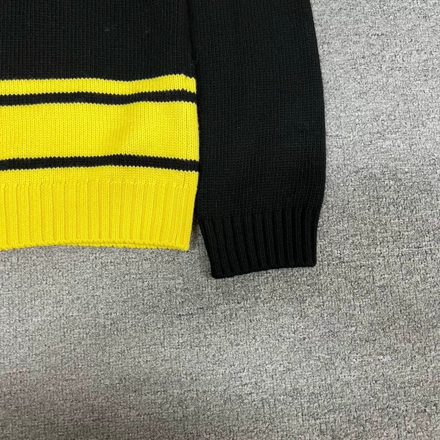 Louis Vuitton Louis Vuitton LV00 Racing Logo Sweater Size US M / EU 48-50 / 2 - 4 Thumbnail