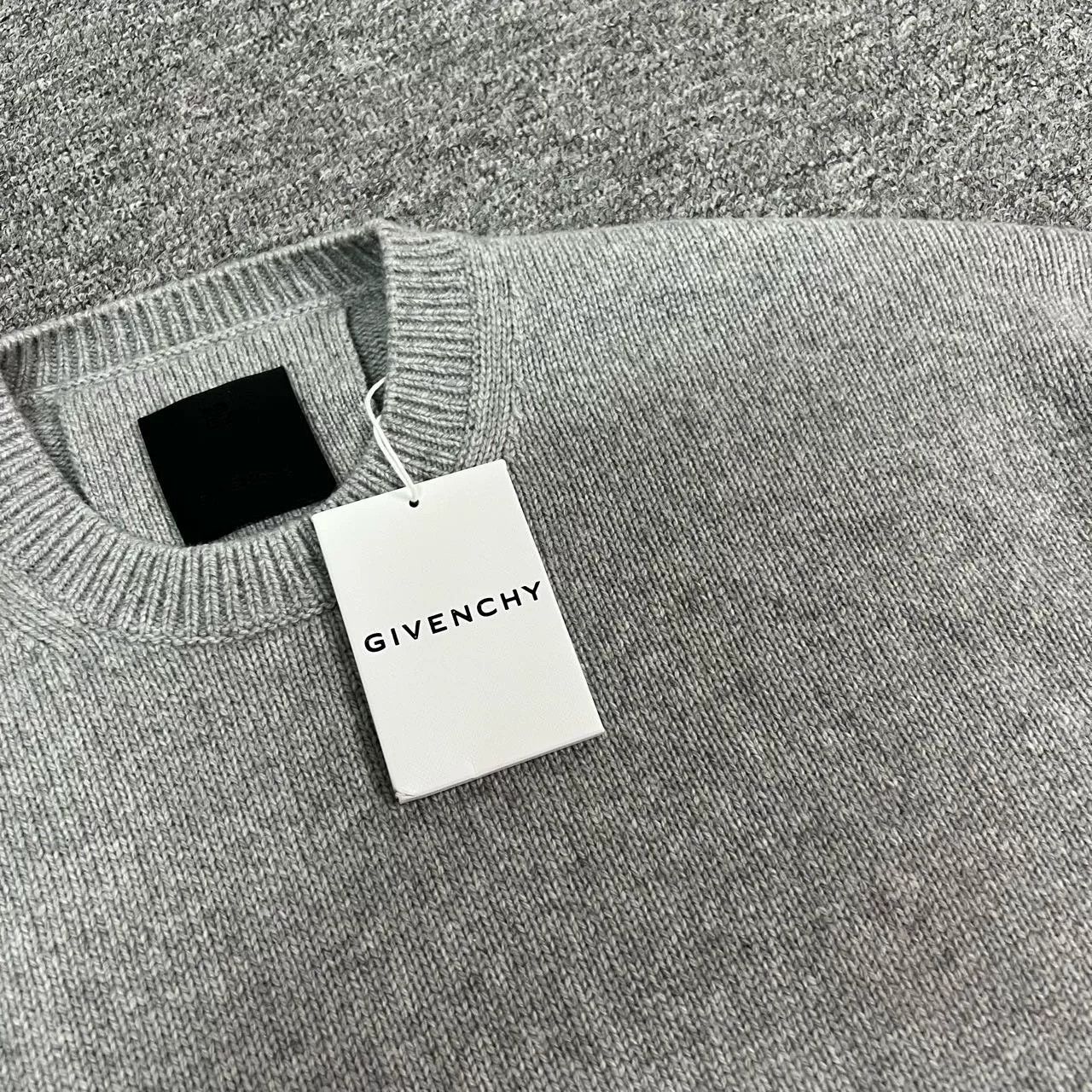 Givenchy Givenchy 4G Gray Wool Sweater Size US M / EU 48-50 / 2 - 5 Thumbnail