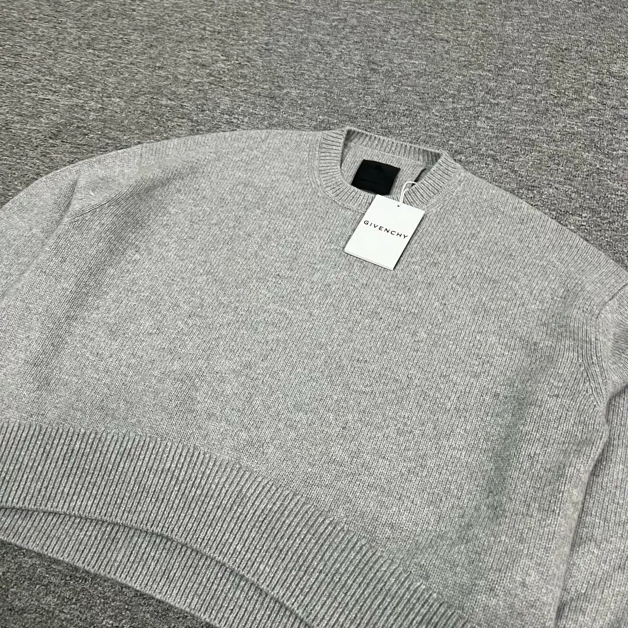 Givenchy Givenchy 4G Gray Wool Sweater Size US M / EU 48-50 / 2 - 4 Thumbnail
