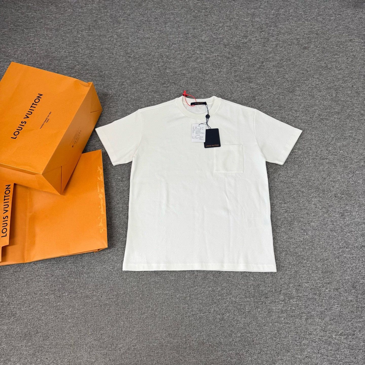 Louis Vuitton Louis Vuitton 26SS Monogram Pocket T-Shirt Size US S / EU 44-46 / 1 - 2 Thumbnail
