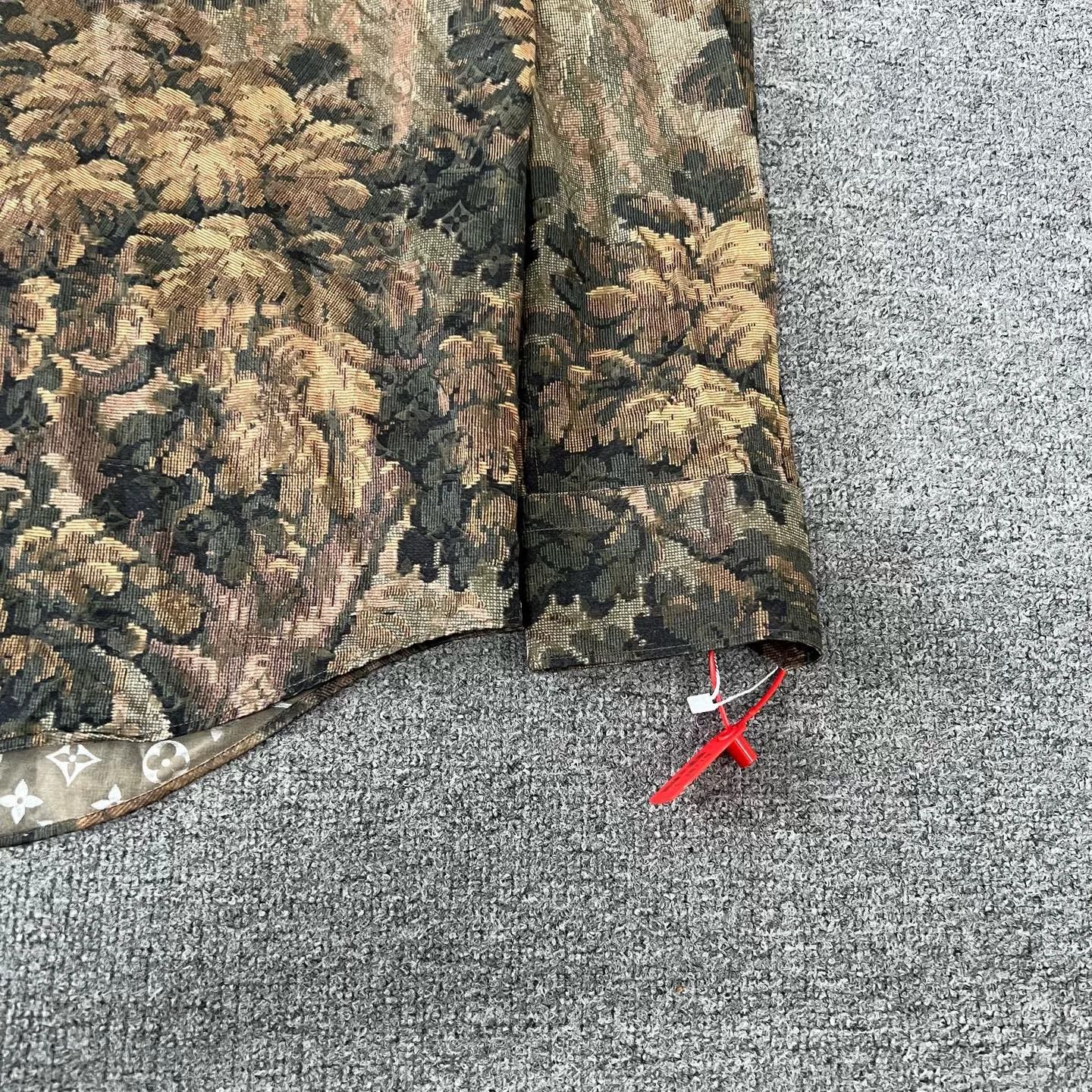 Louis Vuitton Louis Vuitton Monogram Floral Silk Shirt Size M / US 6-8 / IT 42-44 - 3 Thumbnail