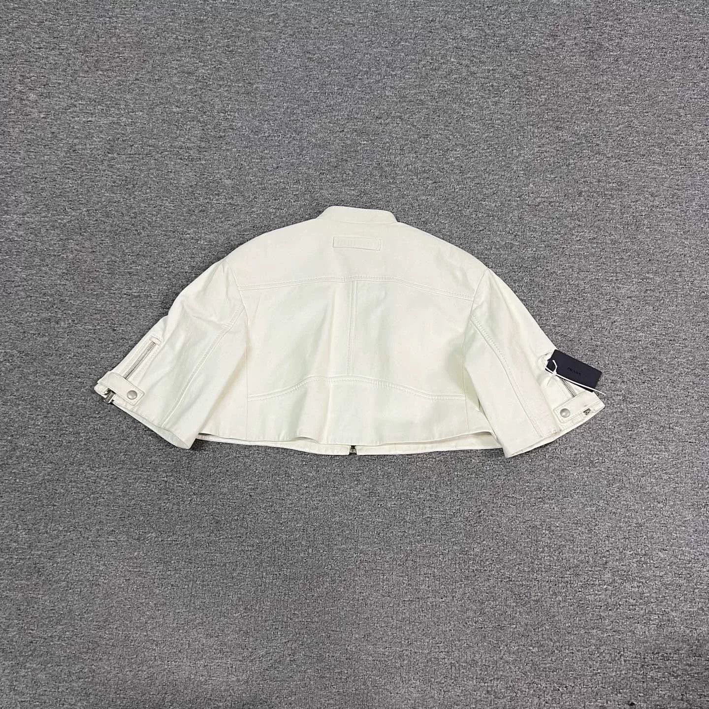 Miu Miu Miu Miu Letter Logo Short 5-Sleeve Leather Jacket Size XS / US 0-2 / IT 36-38 - 2 Thumbnail