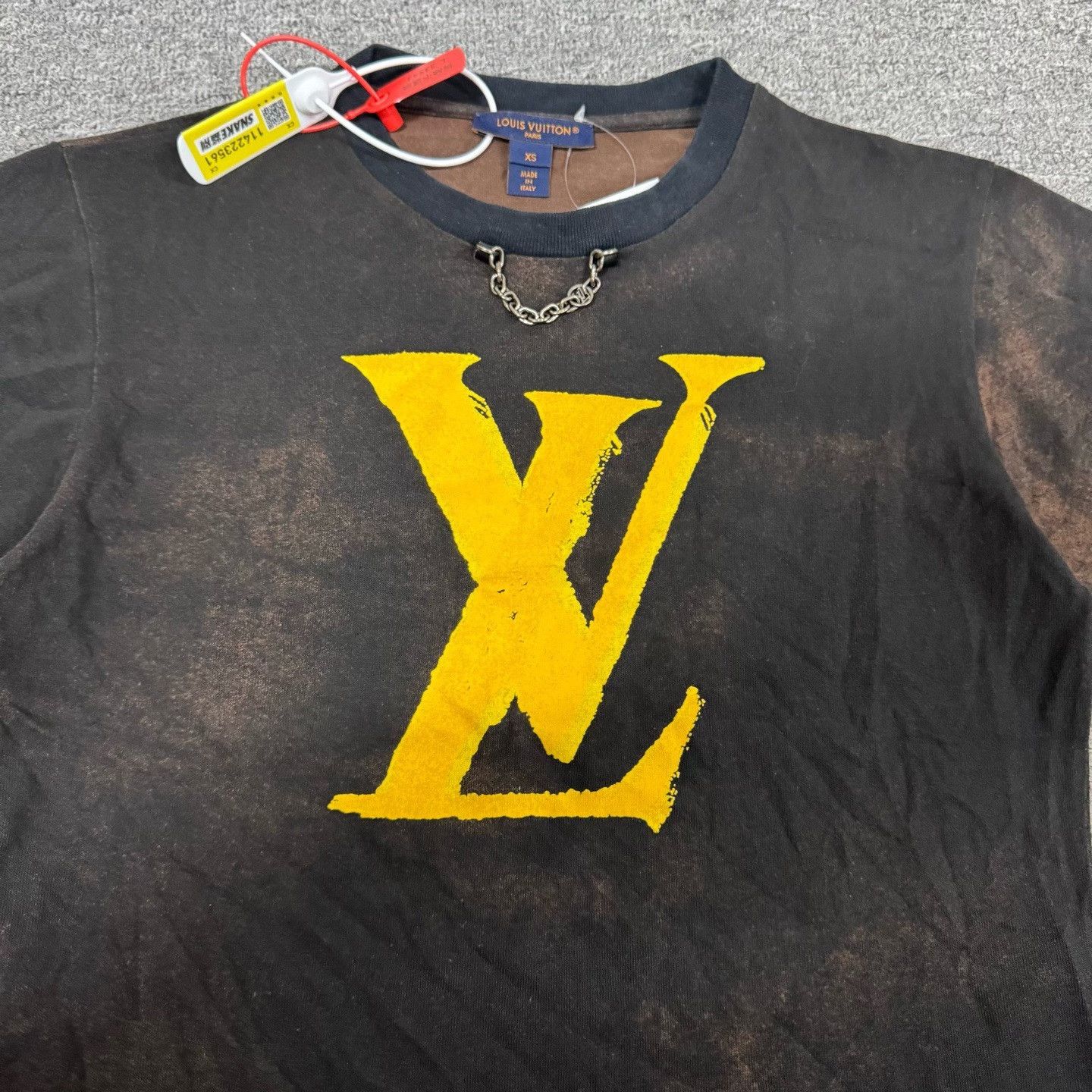 Louis Vuitton Louis Vuitton Big Logo Distressed T-Shirt XS Size XS / US 0-2 / IT 36-38 - 7 Thumbnail