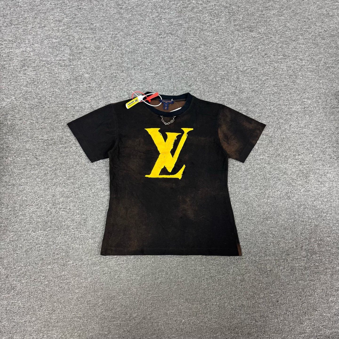 Louis Vuitton Louis Vuitton Big Logo Distressed T-Shirt XS Size XS / US 0-2 / IT 36-38 - 2 Thumbnail