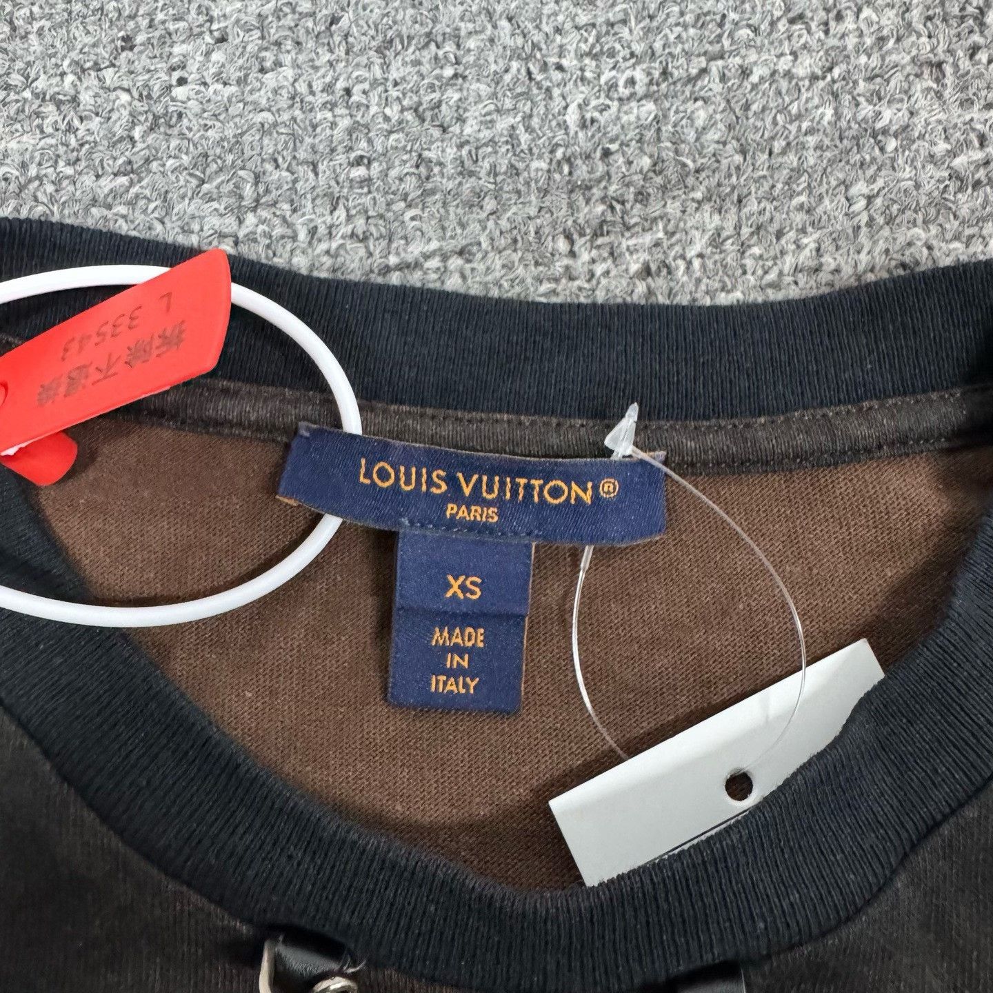 Louis Vuitton Louis Vuitton Big Logo Distressed T-Shirt XS Size XS / US 0-2 / IT 36-38 - 5 Thumbnail