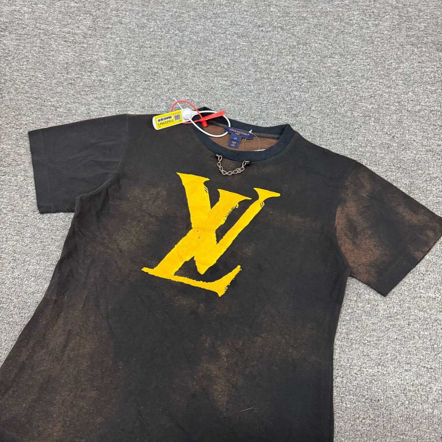 Louis Vuitton Louis Vuitton Big Logo Distressed T-Shirt XS Size XS / US 0-2 / IT 36-38 - 4 Thumbnail