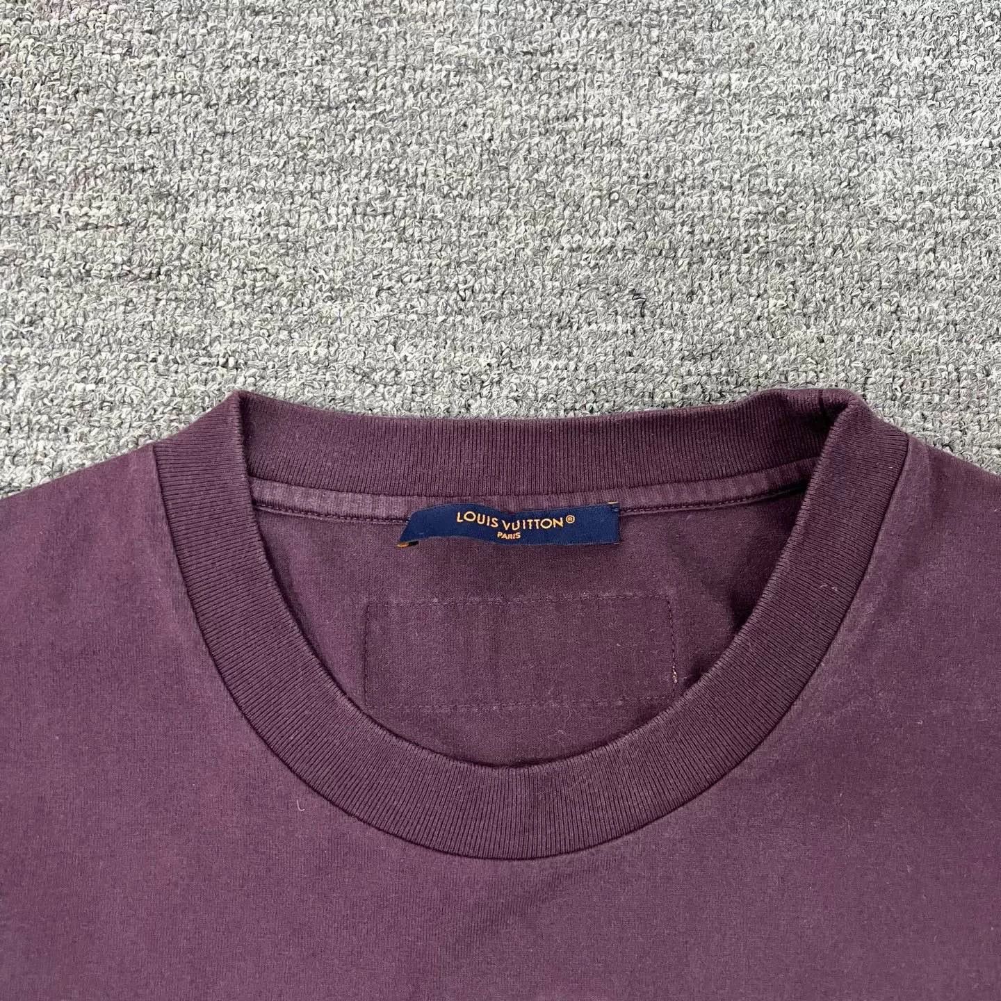 Louis Vuitton Louis Vuitton LV Logo Short Sleeve T-Shirt L Size US L / EU 52-54 / 3 - 6 Thumbnail