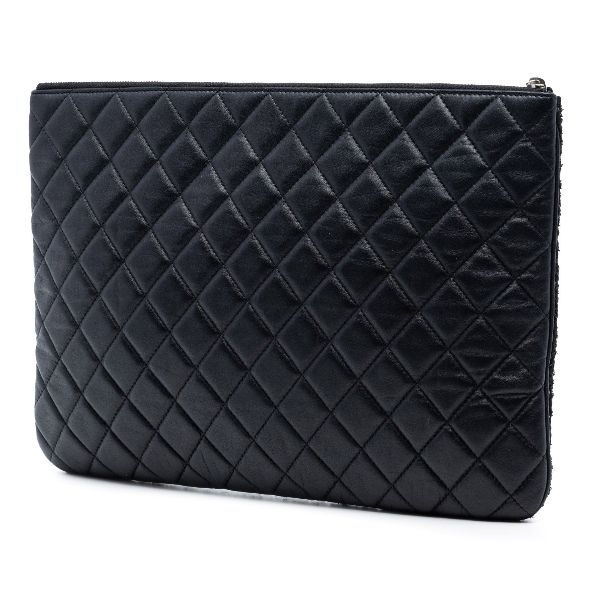 Chanel Large Quilted Tweed and Lambskin Camellia O Case Clutch Size ONE SIZE - 2 Thumbnail
