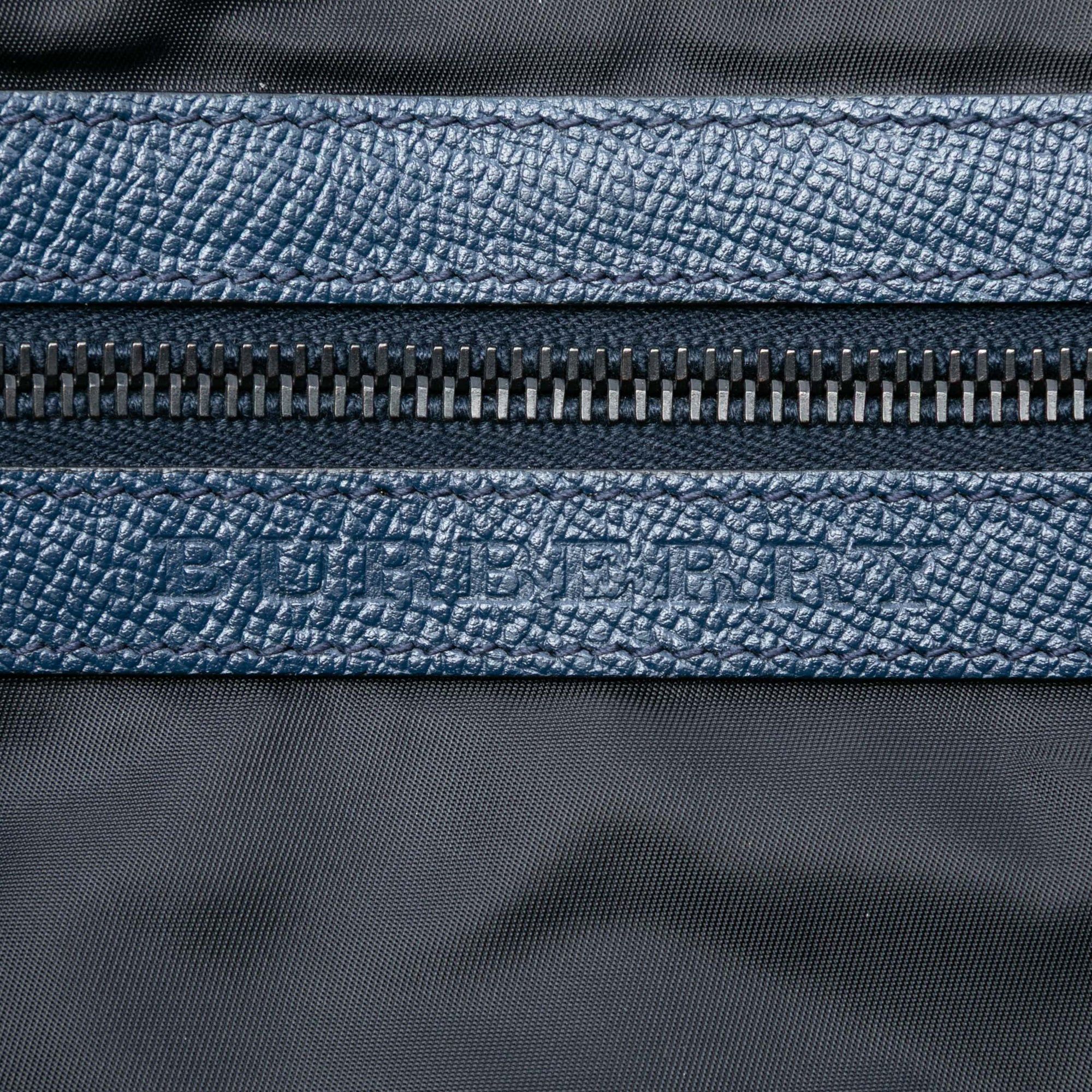 Burberry Smoke Check Nylon Messenger Bag Size ONE SIZE - 5 Thumbnail