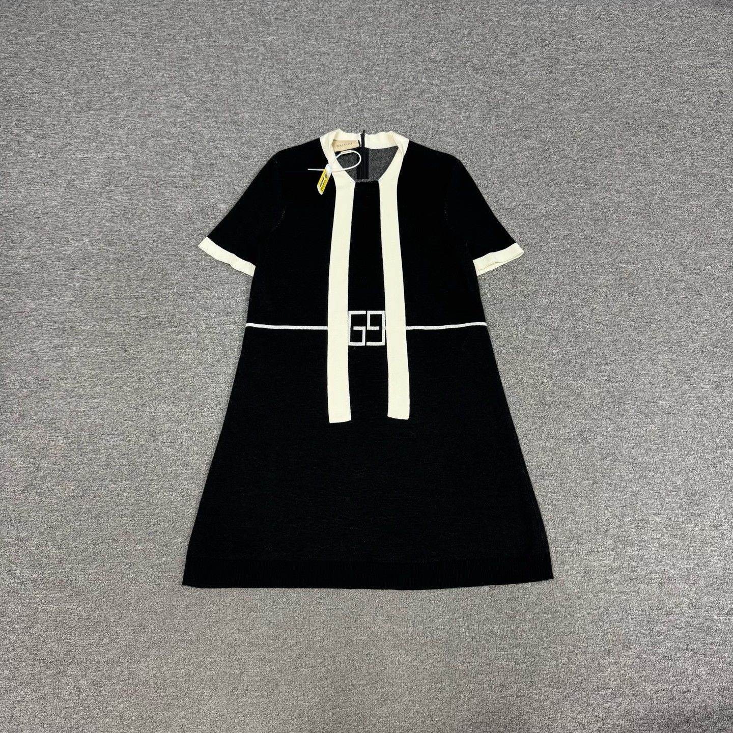 Gucci Gucci Collar Tie Wool Knit Dress L Size L / US 10 / IT 46 - 2 Thumbnail