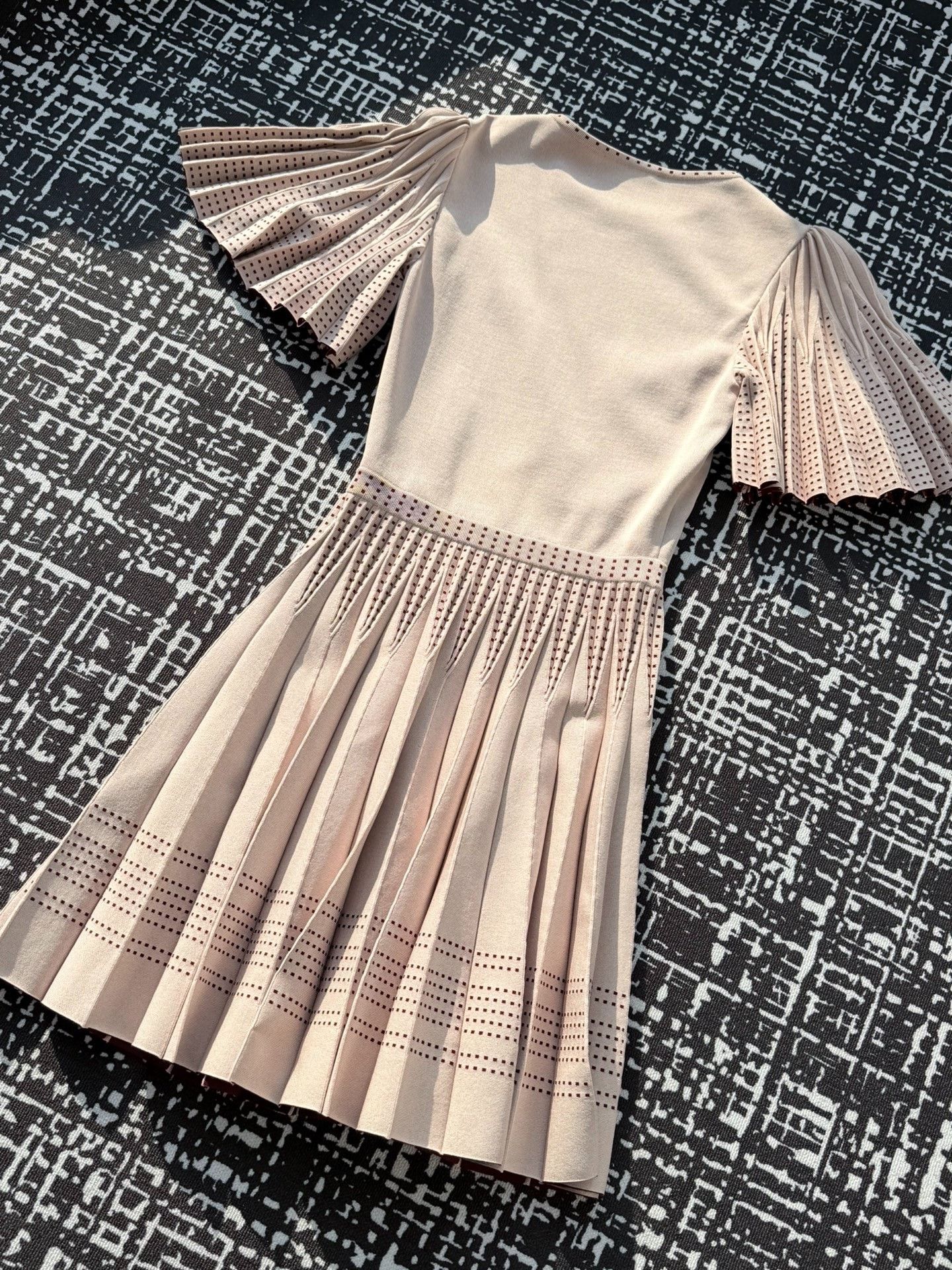 Alexander McQueen Alexander McQueen Women's Dress Size XS / US 0-2 / IT 36-38 - 2 Thumbnail
