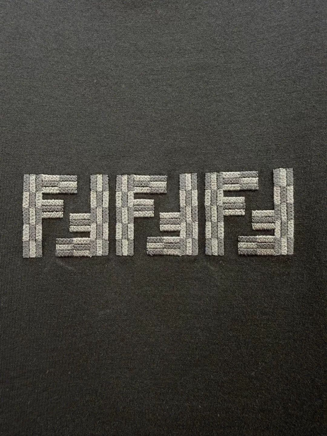 Fendi Fendi Men's Short-Sleeve T-Shirt Size US XXL / EU 58 / 5 - 2 Thumbnail