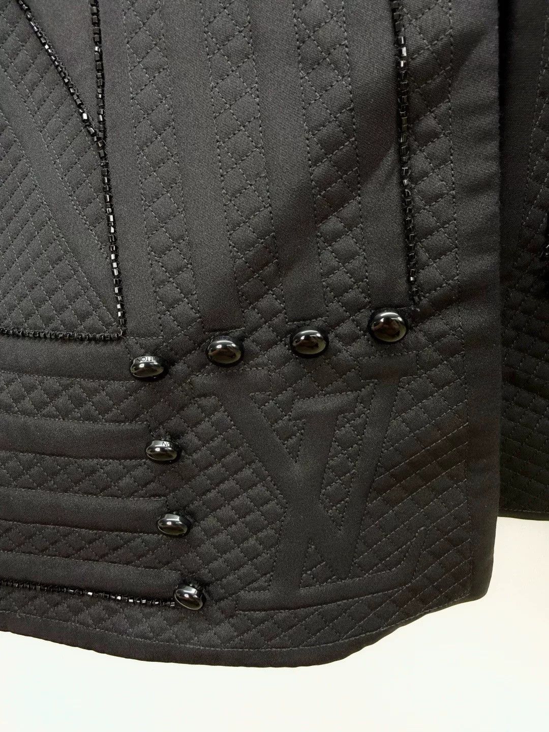 Louis Vuitton Louis Vuitton New Cloak Shawl with Tags Size ONE SIZE - 3 Thumbnail