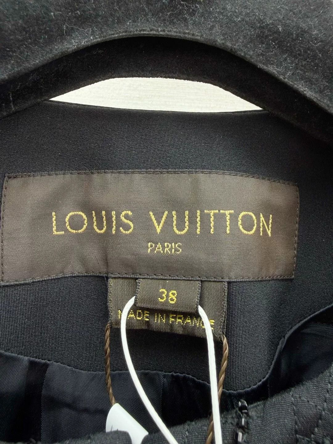 Louis Vuitton Louis Vuitton New Cloak Shawl with Tags Size ONE SIZE - 7 Thumbnail