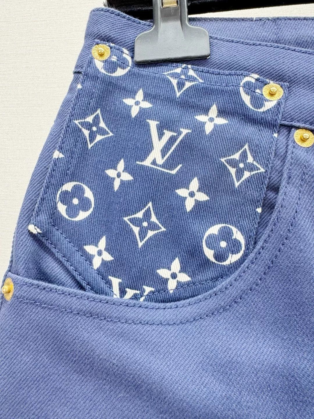 Louis Vuitton Louis Vuitton Women's Denim Jeans Size 36" / US 14 / IT 50 - 2 Thumbnail