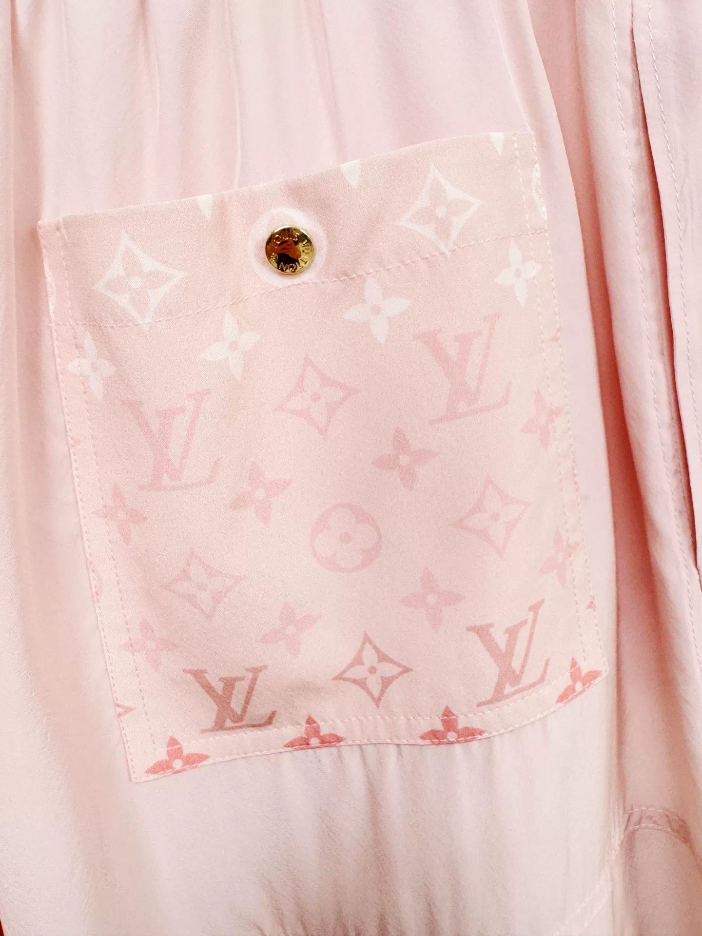 Louis Vuitton Louis Vuitton Silk Shorts Size 42" / US 20 - 5 Thumbnail