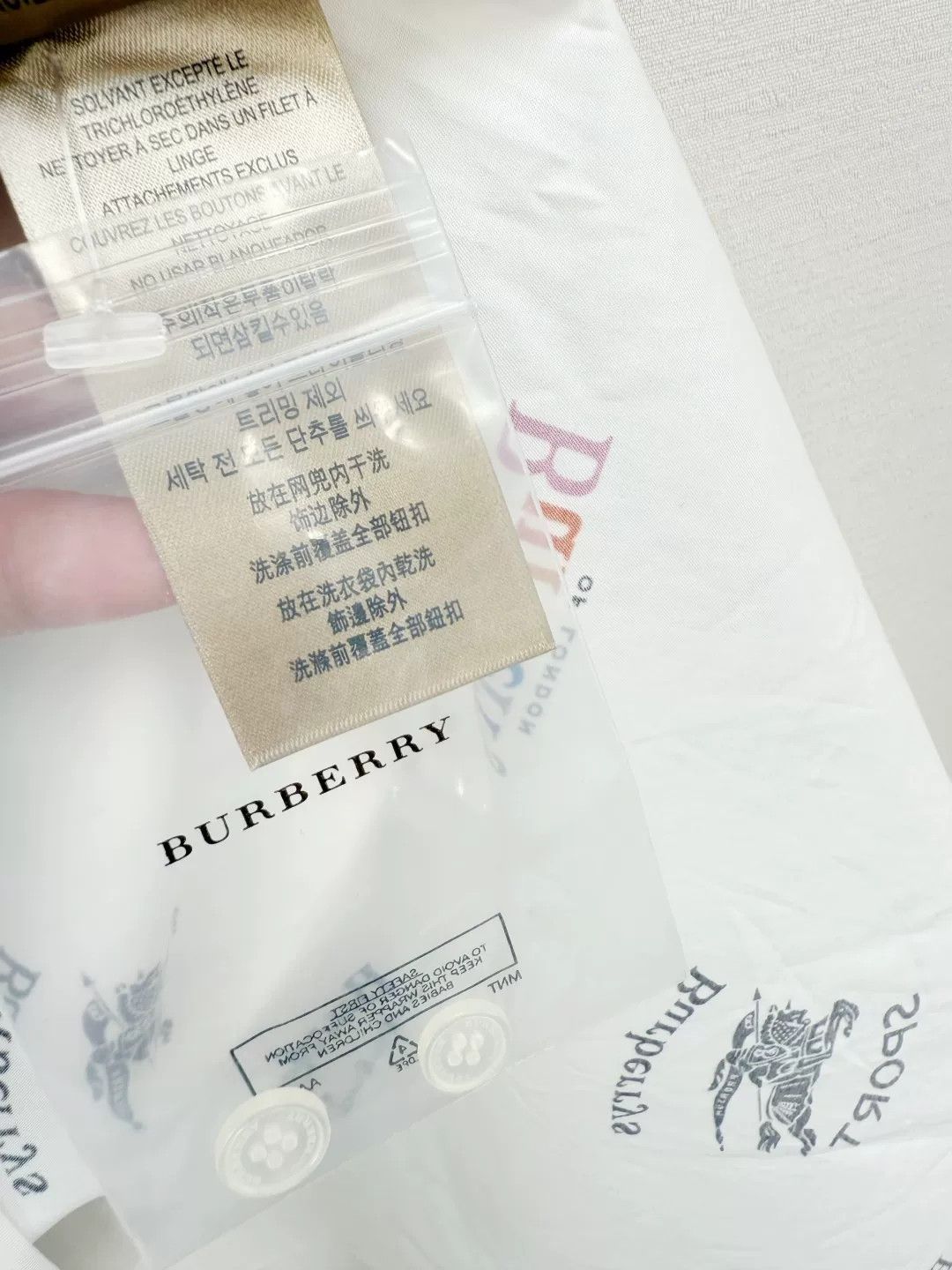Burberry Burberry New With Tags Knight Shirt Size S / US 4 / IT 40 - 5 Thumbnail