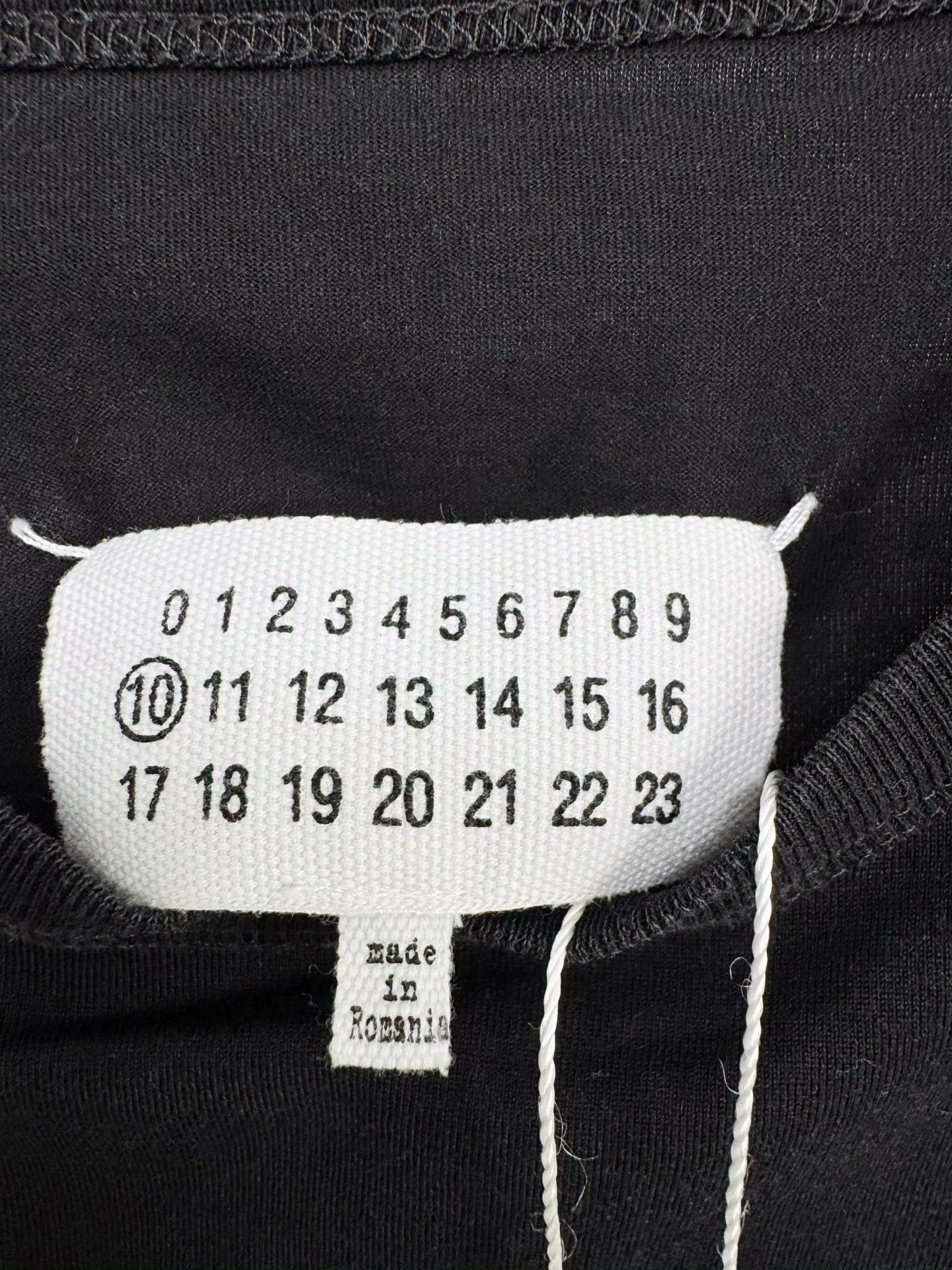 Maison Margiela Maison Margiela MM6 Short-Sleeve Top Size US S / EU 44-46 / 1 - 3 Thumbnail