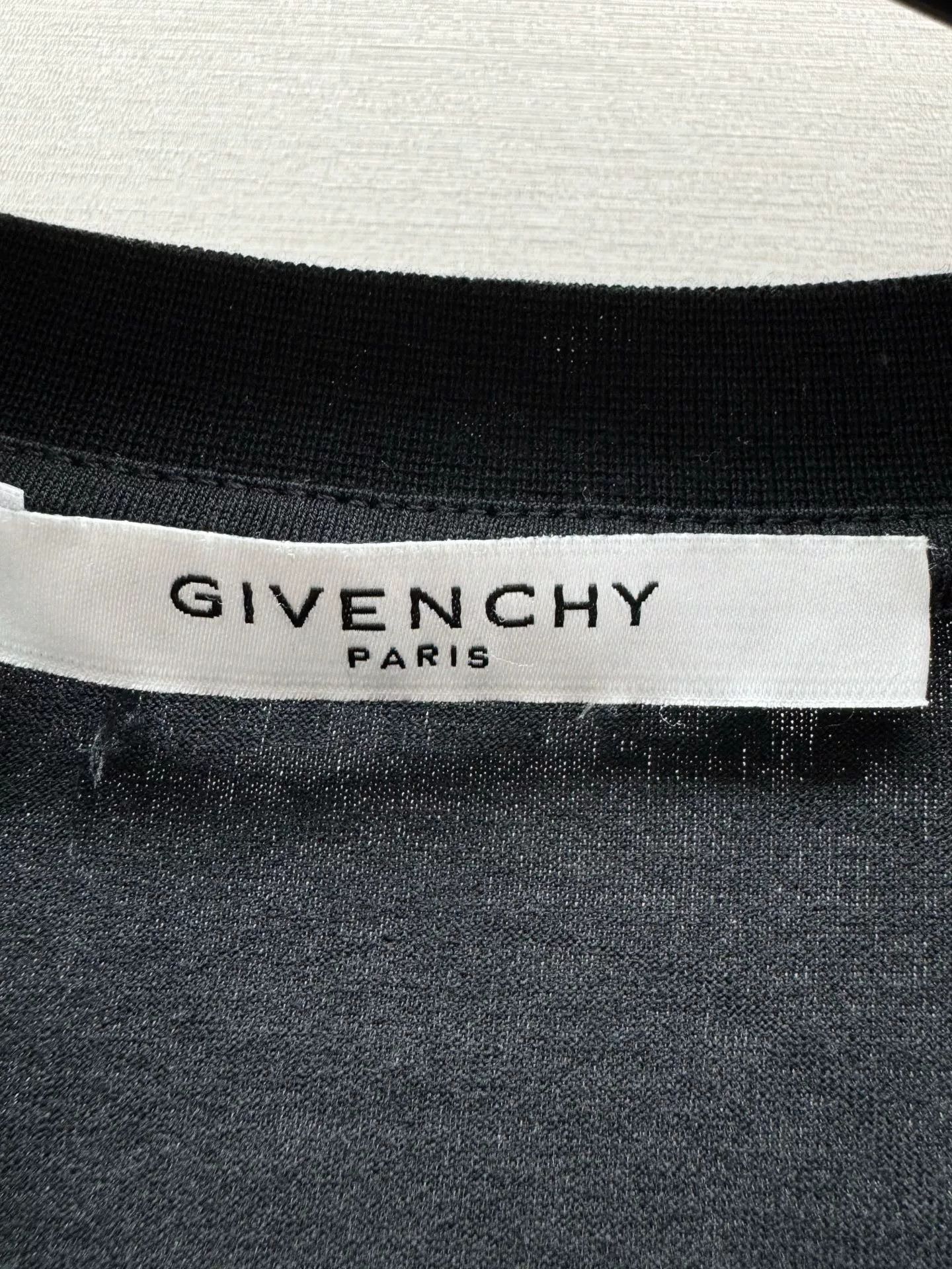 Givenchy Givenchy XS Short-Sleeve T-Shirt Size US XS / EU 42 / 0 - 2 Thumbnail