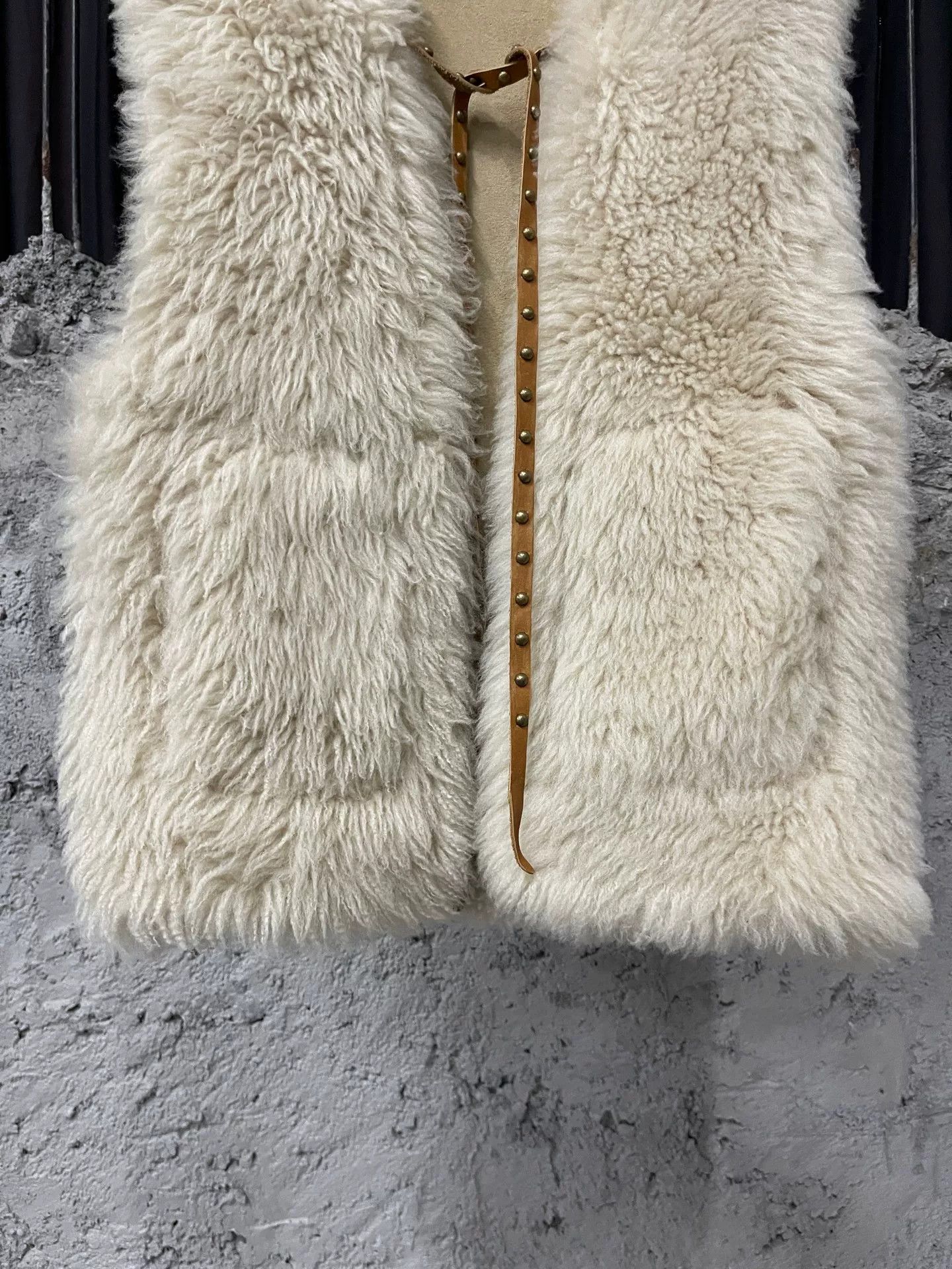 Saint Laurent Paris Saint Laurent SLP Furry Leather Vest Size XS / US 0-2 / IT 36-38 - 4 Thumbnail