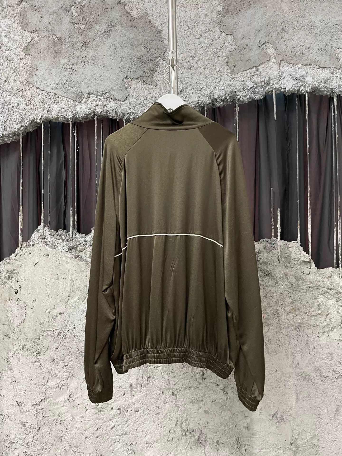 Saint Laurent Paris Saint Laurent Olive Green Satin Jacket Size US L / EU 52-54 / 3 - 2 Thumbnail